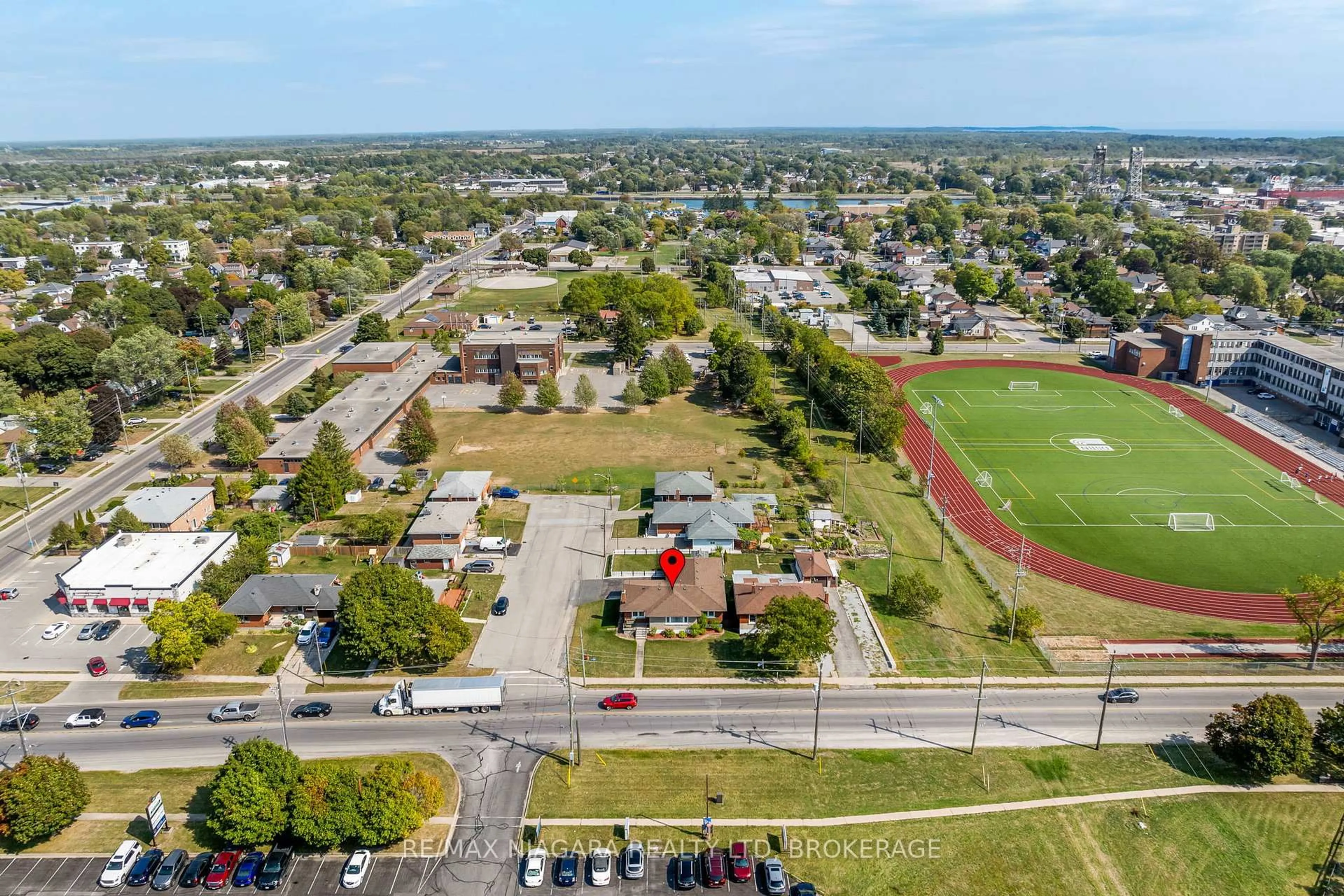 A pic from outside/outdoor area/front of a property/back of a property/a pic from drone, street for 419 Steele St, Port Colborne Ontario L3K 4Y1
