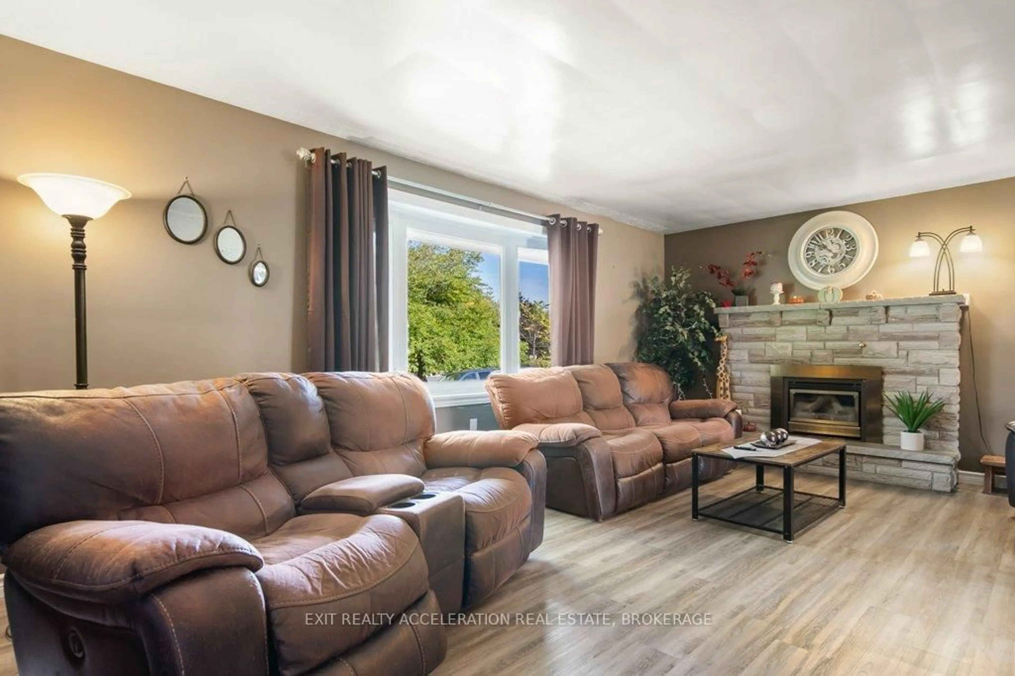 Living room with furniture, unknown for 64 River Rd, Greater Napanee Ontario K7R 3H4