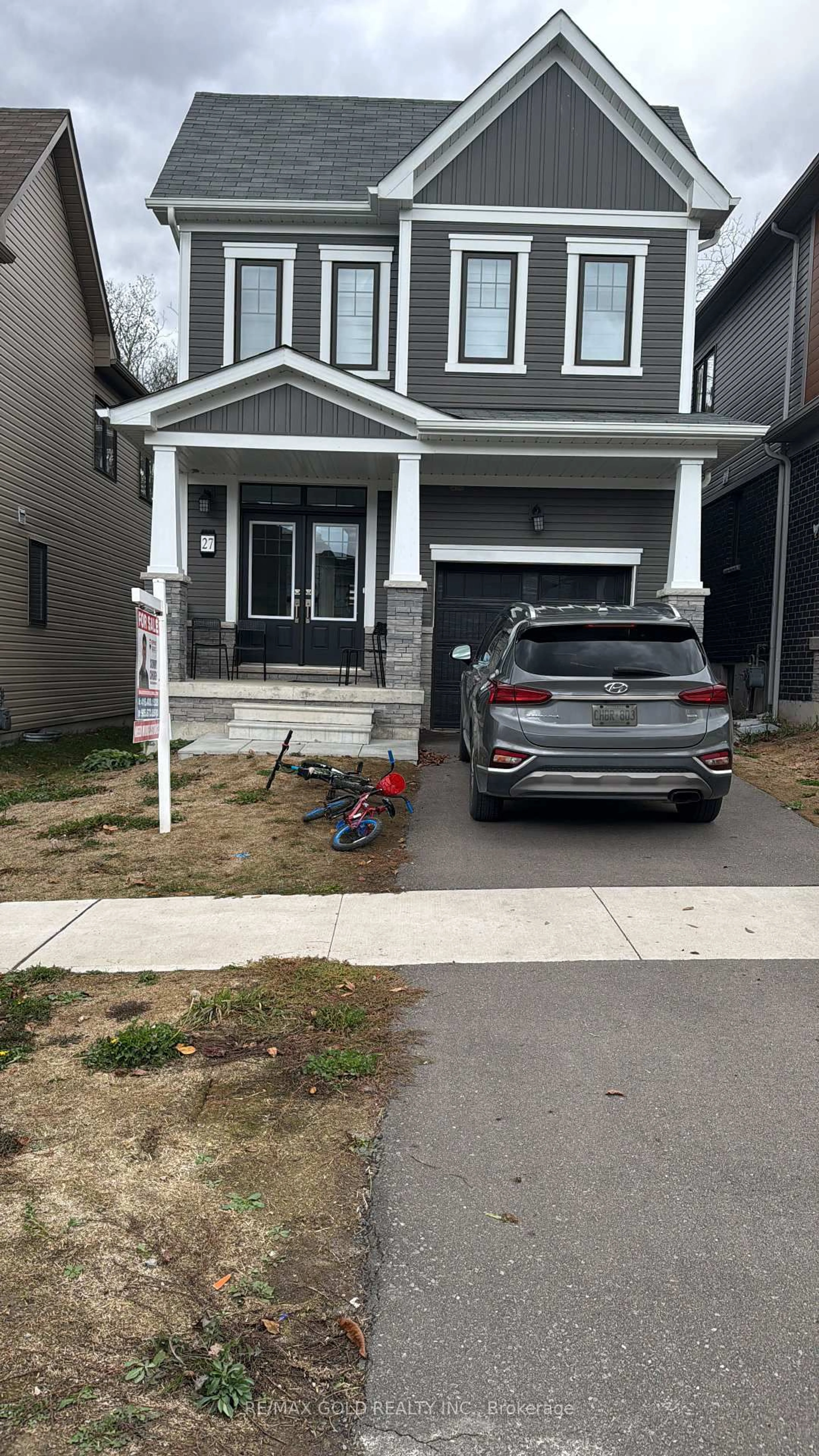 Home with vinyl exterior material, street for 27 Sundin Dr, Haldimand Ontario N3W 0H1