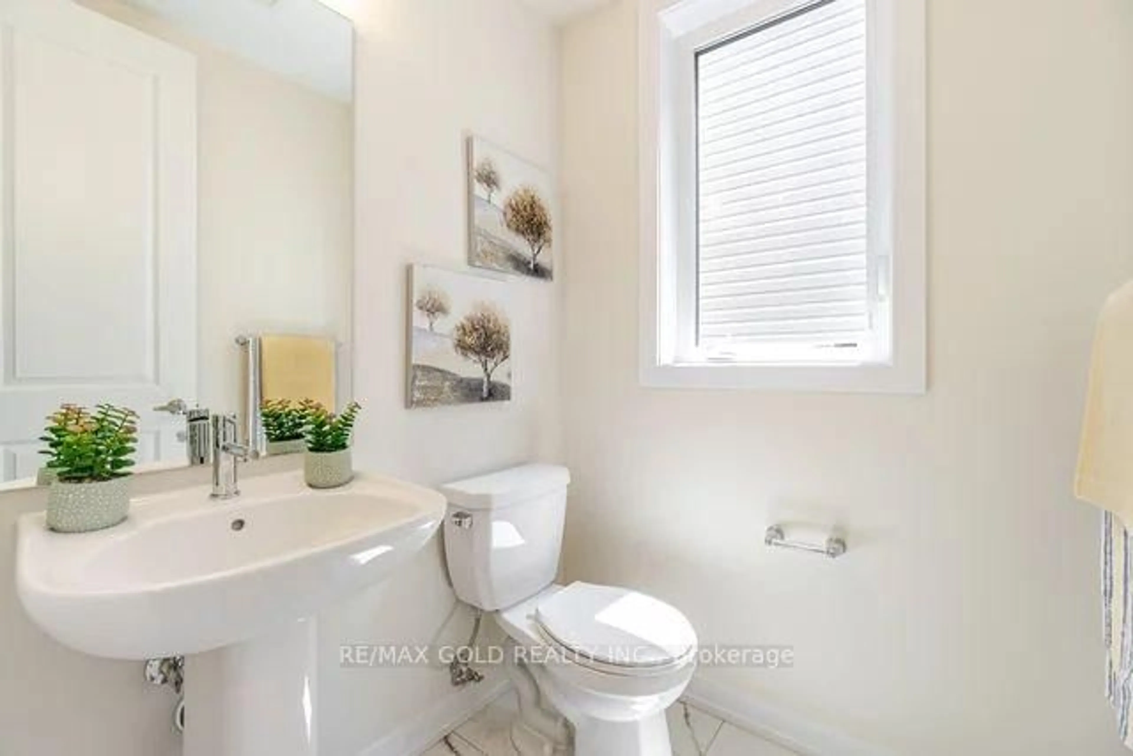Standard bathroom, ceramic/tile floor for 27 Sundin Dr, Haldimand Ontario N3W 0H1