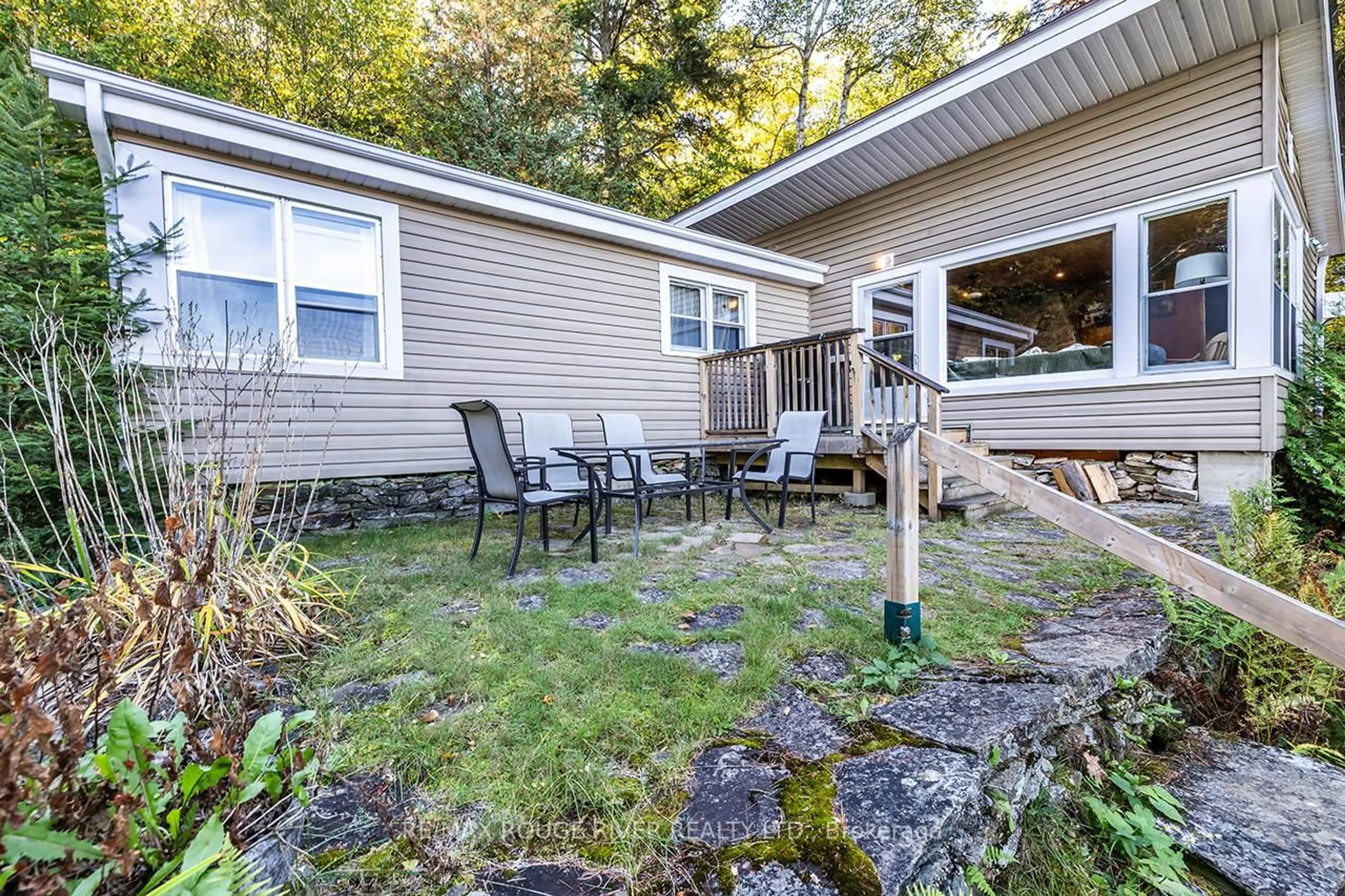 Patio, water/lake/river/ocean view for 5031 Muskoka Road 117 Highway, Lake of Bays Ontario P0A 1E0