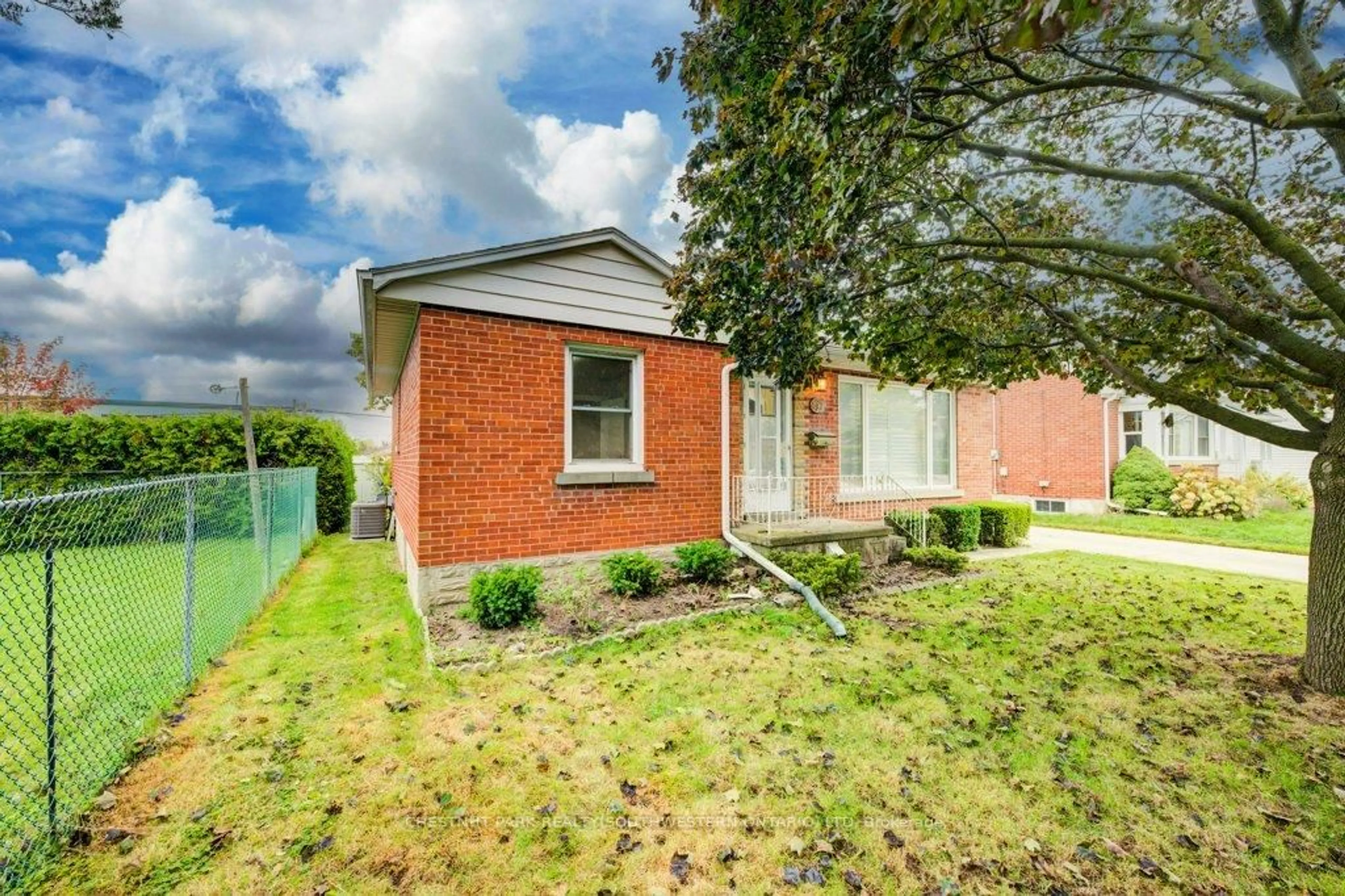 Home with brick exterior material, street for 492 Ephraim St, Kitchener Ontario N2B 2C6