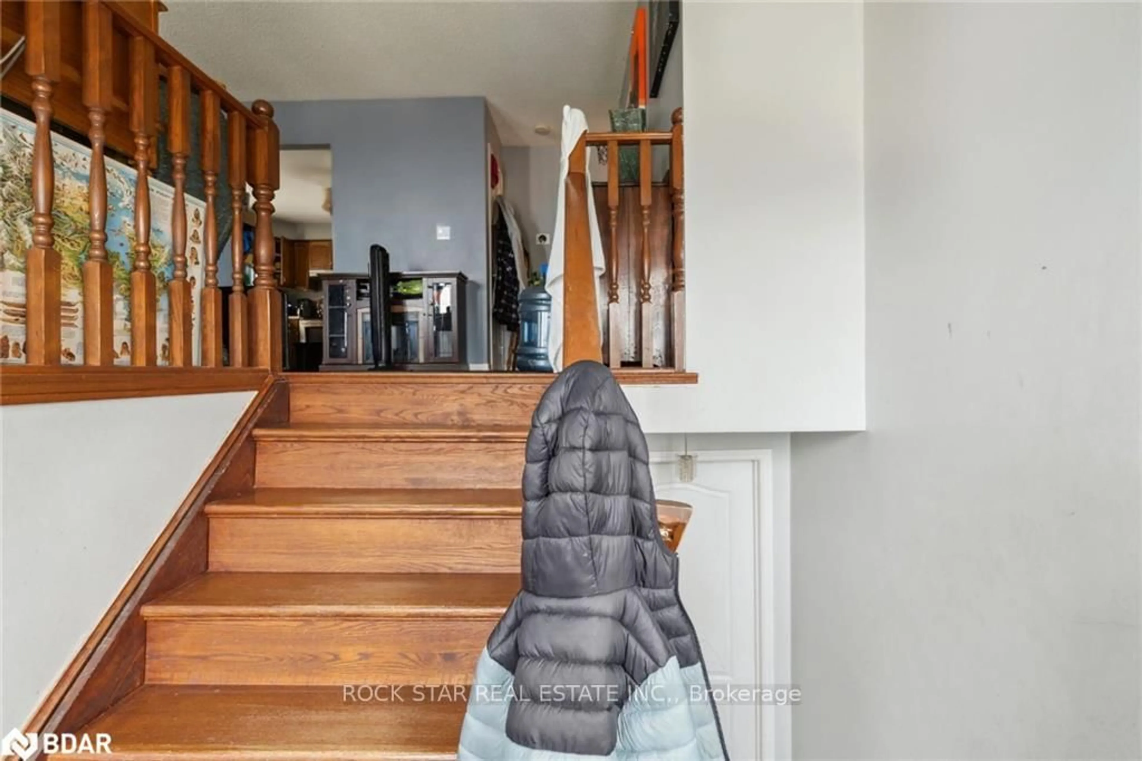 Unknown for 32 Hemlock St, St. Catharines Ontario L2T 4B7