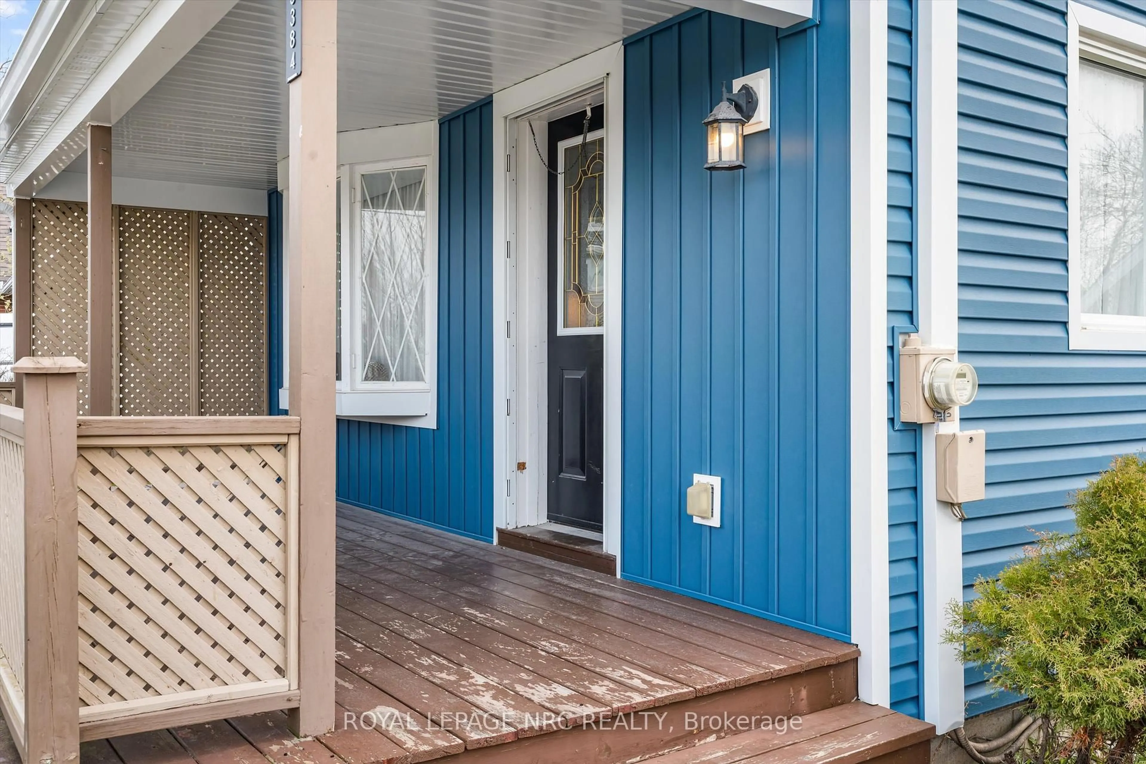 Indoor entryway for 3384 Johnson St, Lincoln Ontario L0R 2C0