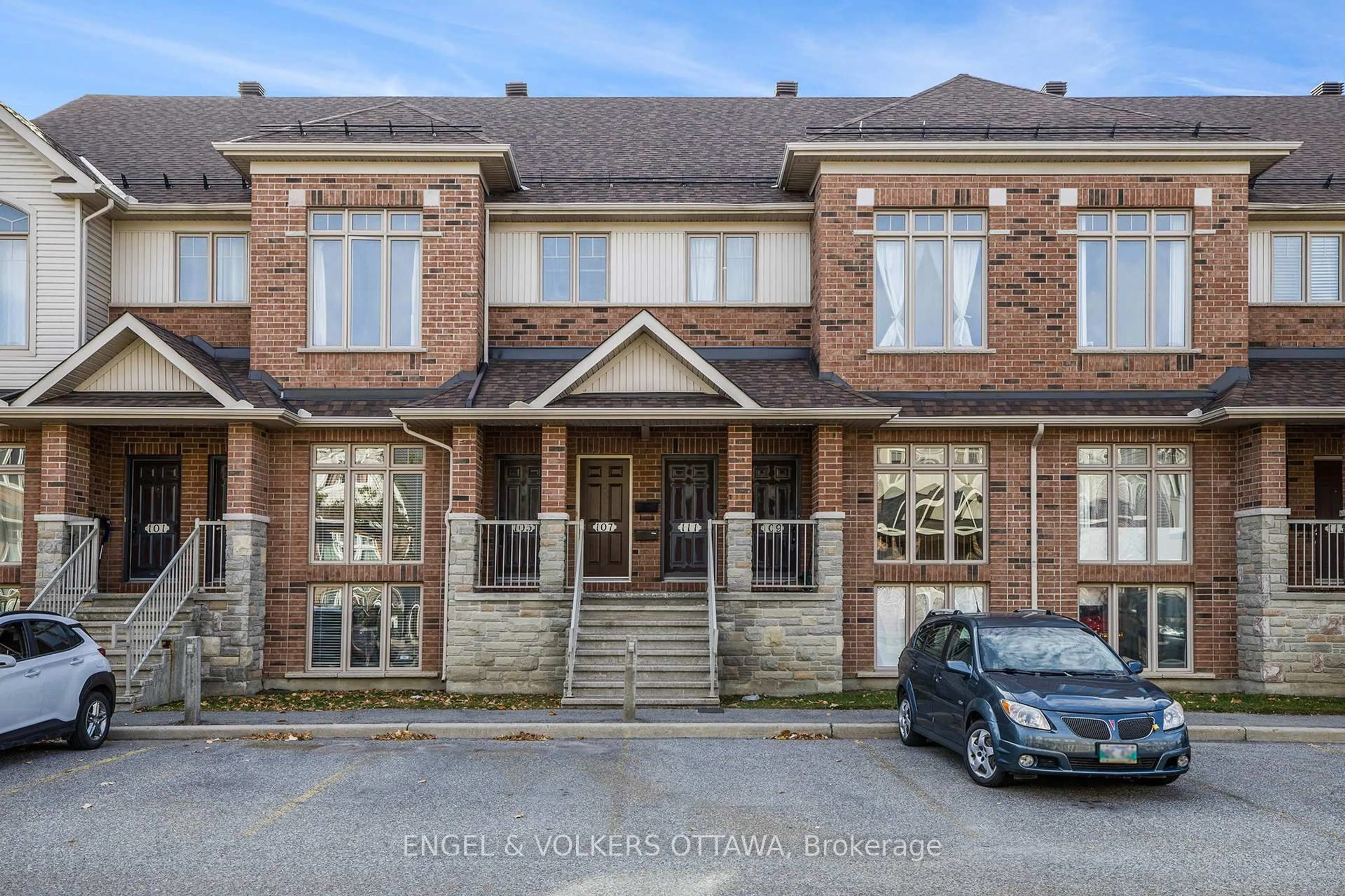 Home with brick exterior material, street for 1512 Walkley Rd #107, Ottawa Ontario K1V 2G7
