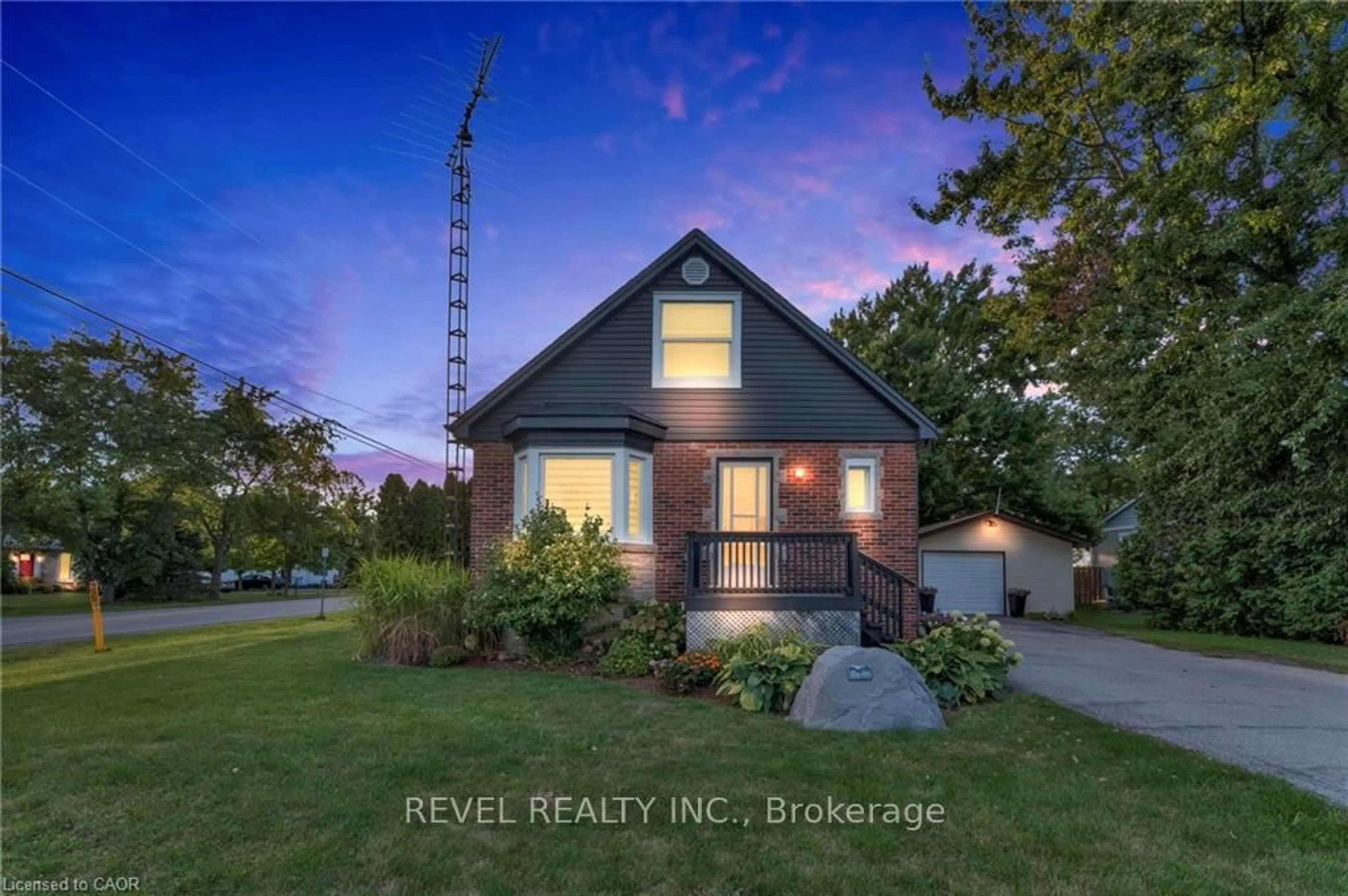 A pic from outside/outdoor area/front of a property/back of a property/a pic from drone, street for 680 Woodburn Rd, Hamilton Ontario L0R 1P0