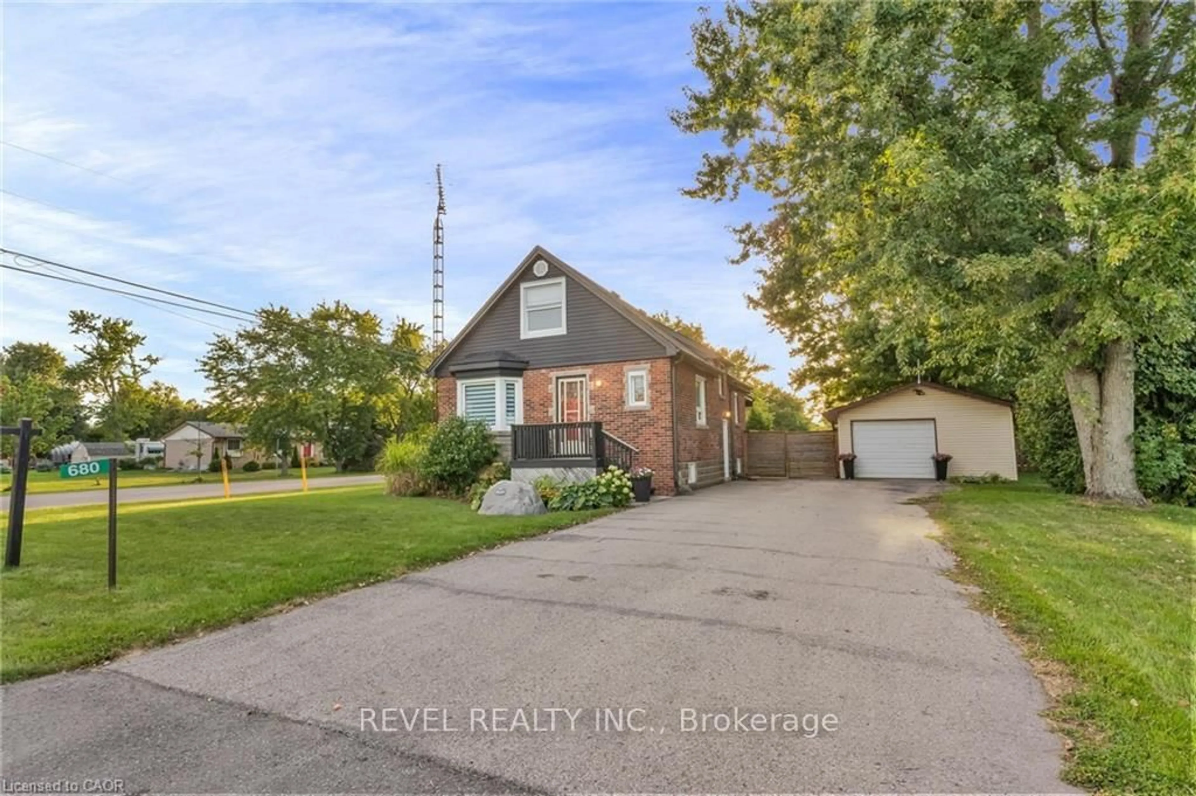 A pic from outside/outdoor area/front of a property/back of a property/a pic from drone, street for 680 Woodburn Rd, Hamilton Ontario L0R 1P0