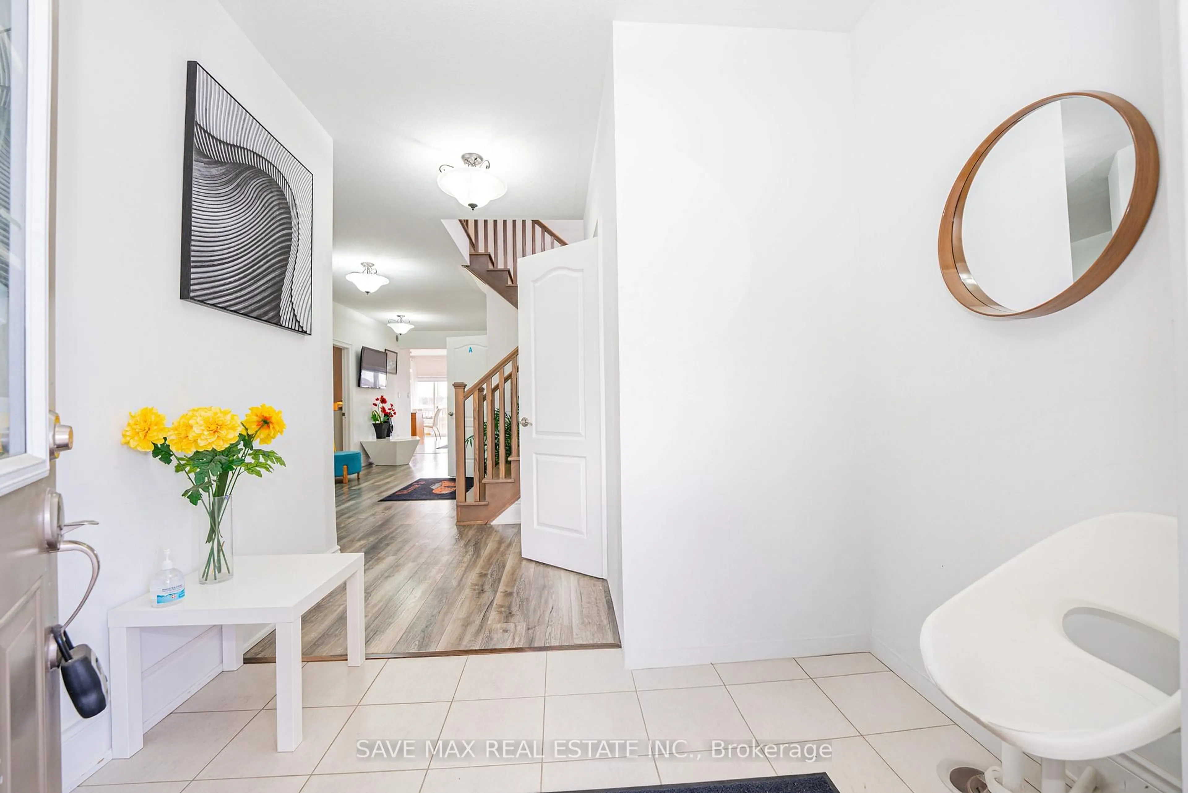Indoor entryway for 86 Sunset Way, Thorold Ontario L0S 1A0