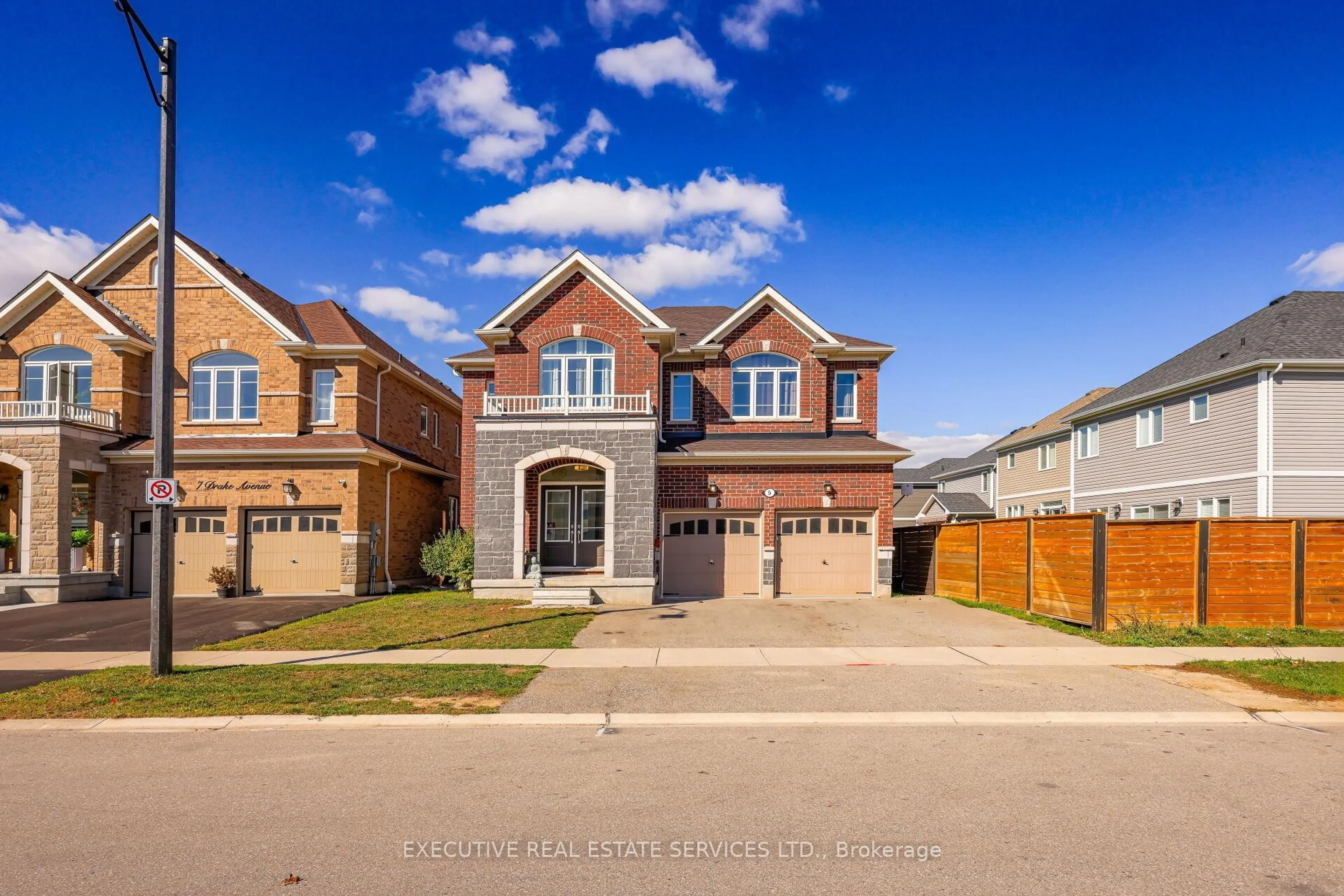 Home with brick exterior material, street for 5 Drake Ave, Brant Ontario N3L 0H9