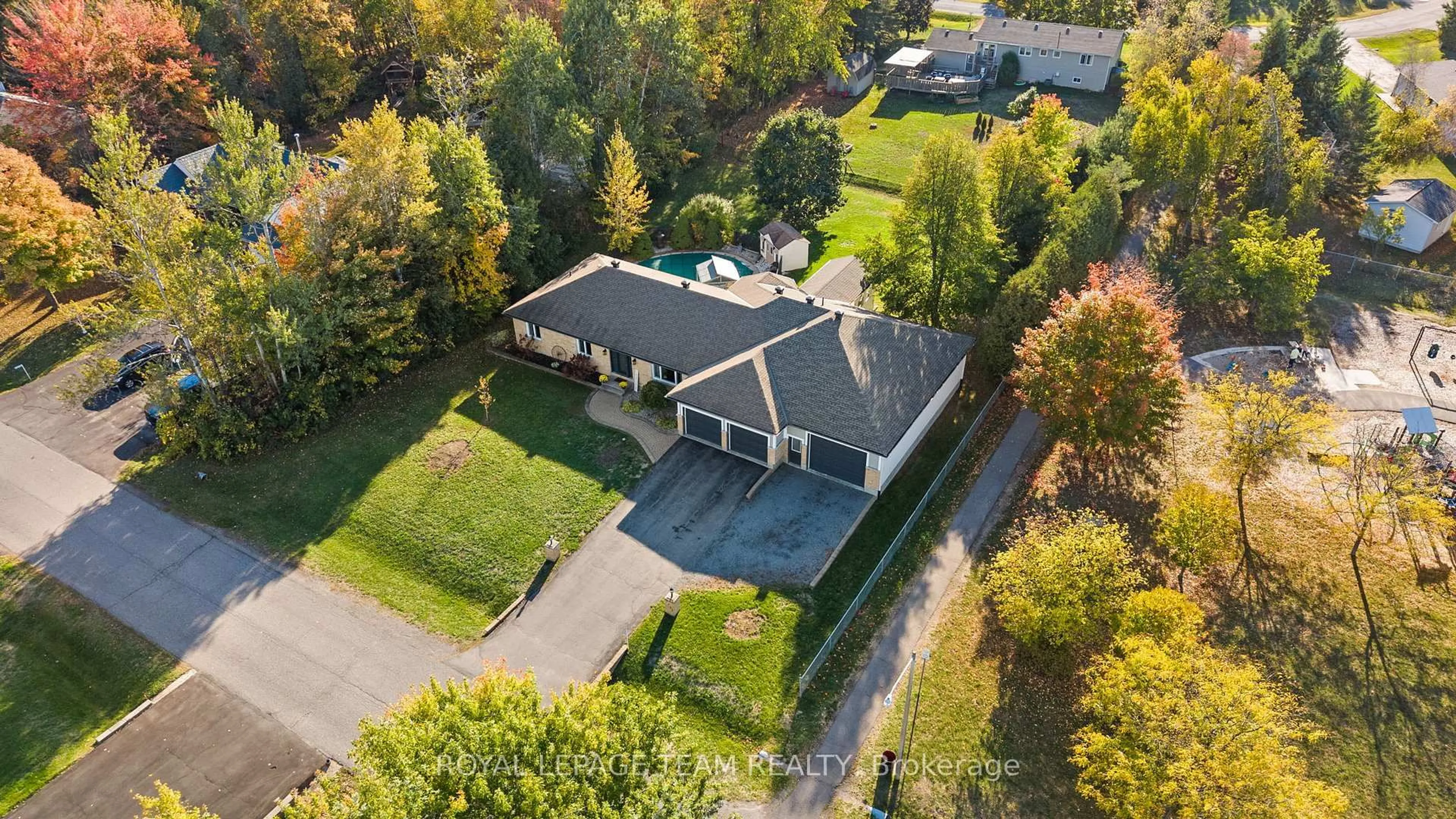A pic from outside/outdoor area/front of a property/back of a property/a pic from drone, unknown for 3372 Bramble Lane, Osgoode Ontario K0A 2W0