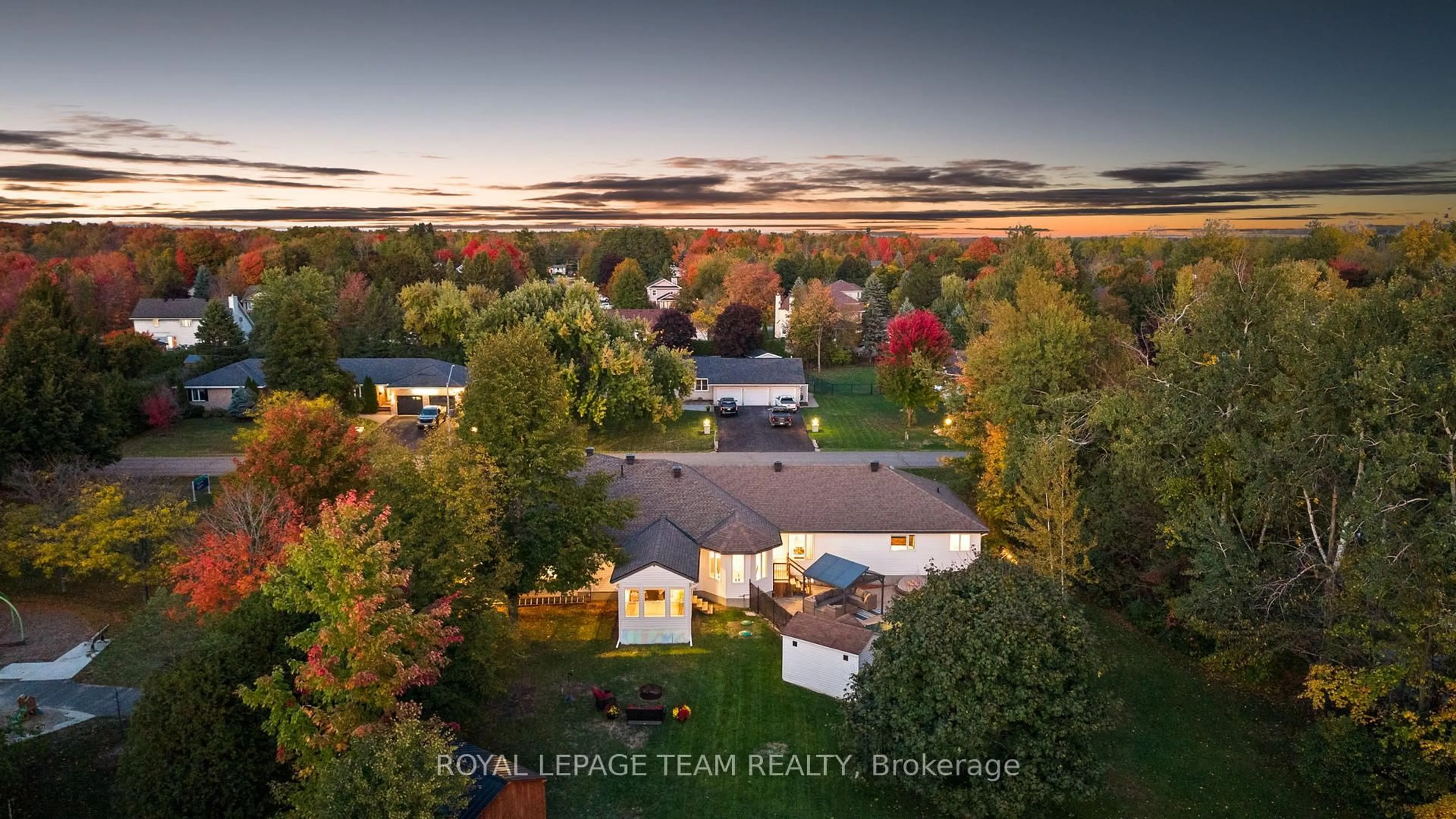 A pic from outside/outdoor area/front of a property/back of a property/a pic from drone, unknown for 3372 Bramble Lane, Osgoode Ontario K0A 2W0