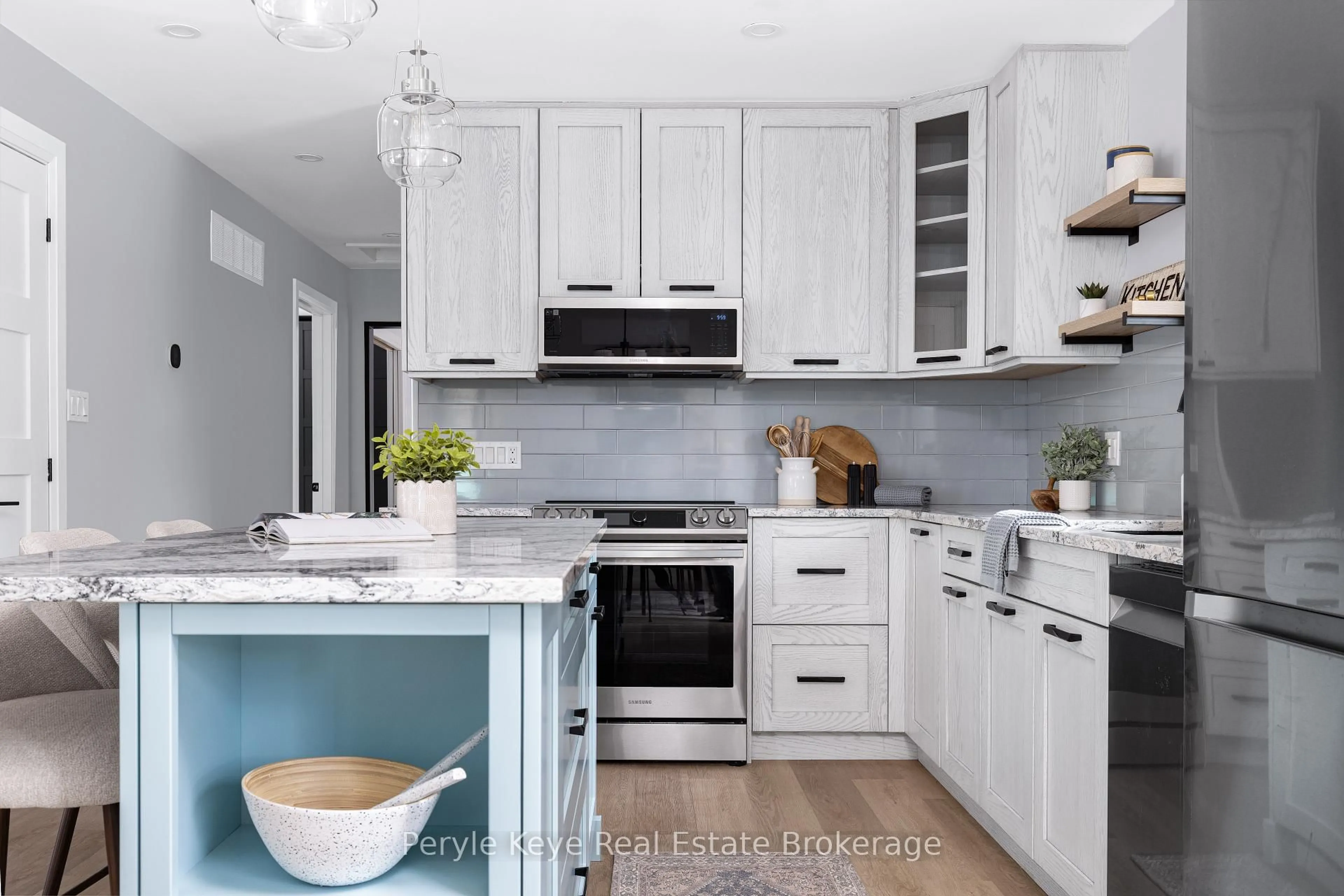 Contemporary kitchen, ceramic/tile floor for 38 Andrea Dr, Bracebridge Ontario P1L 1C5