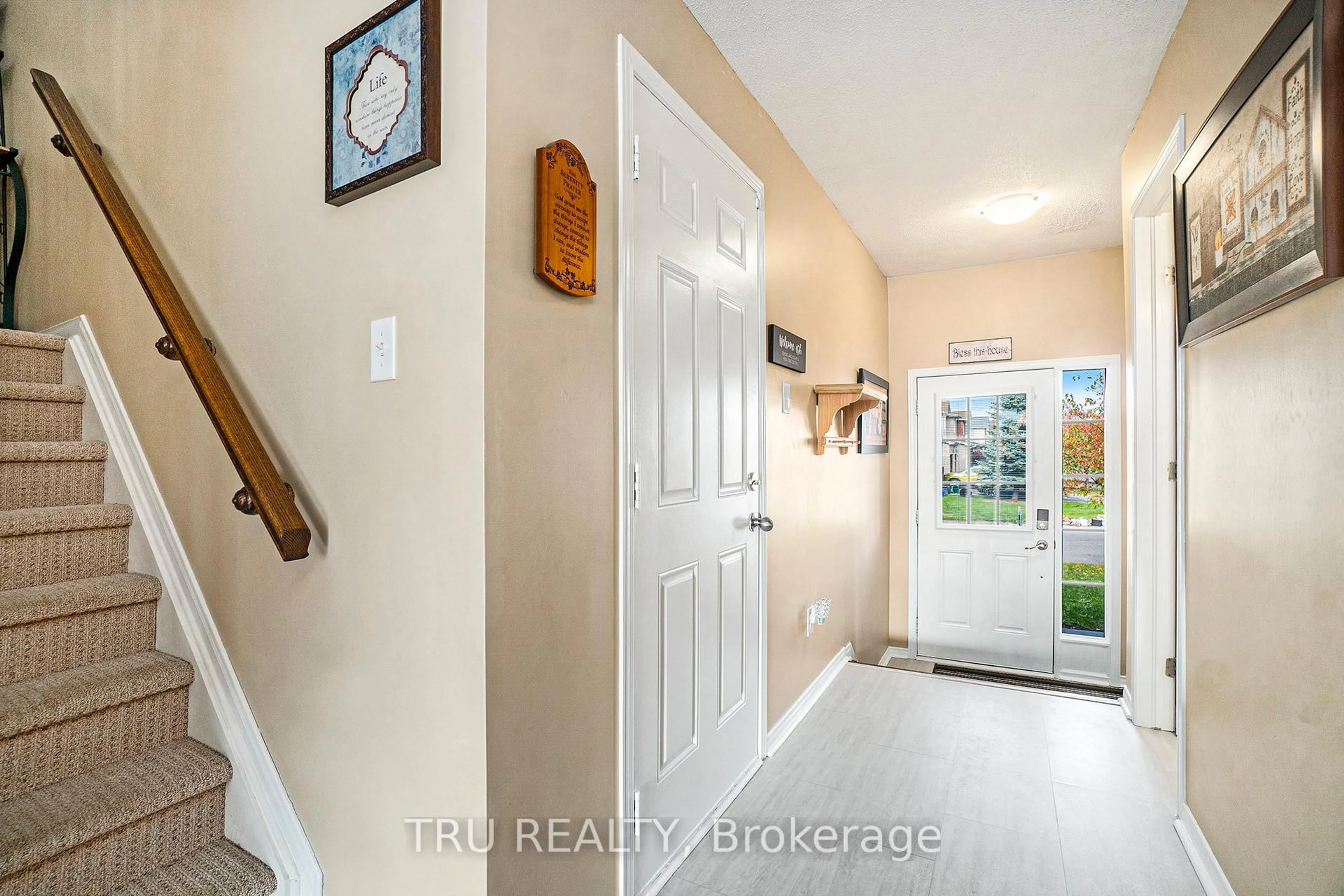Indoor entryway for 214 Arrita St, Ottawa Ontario K2S 0J7