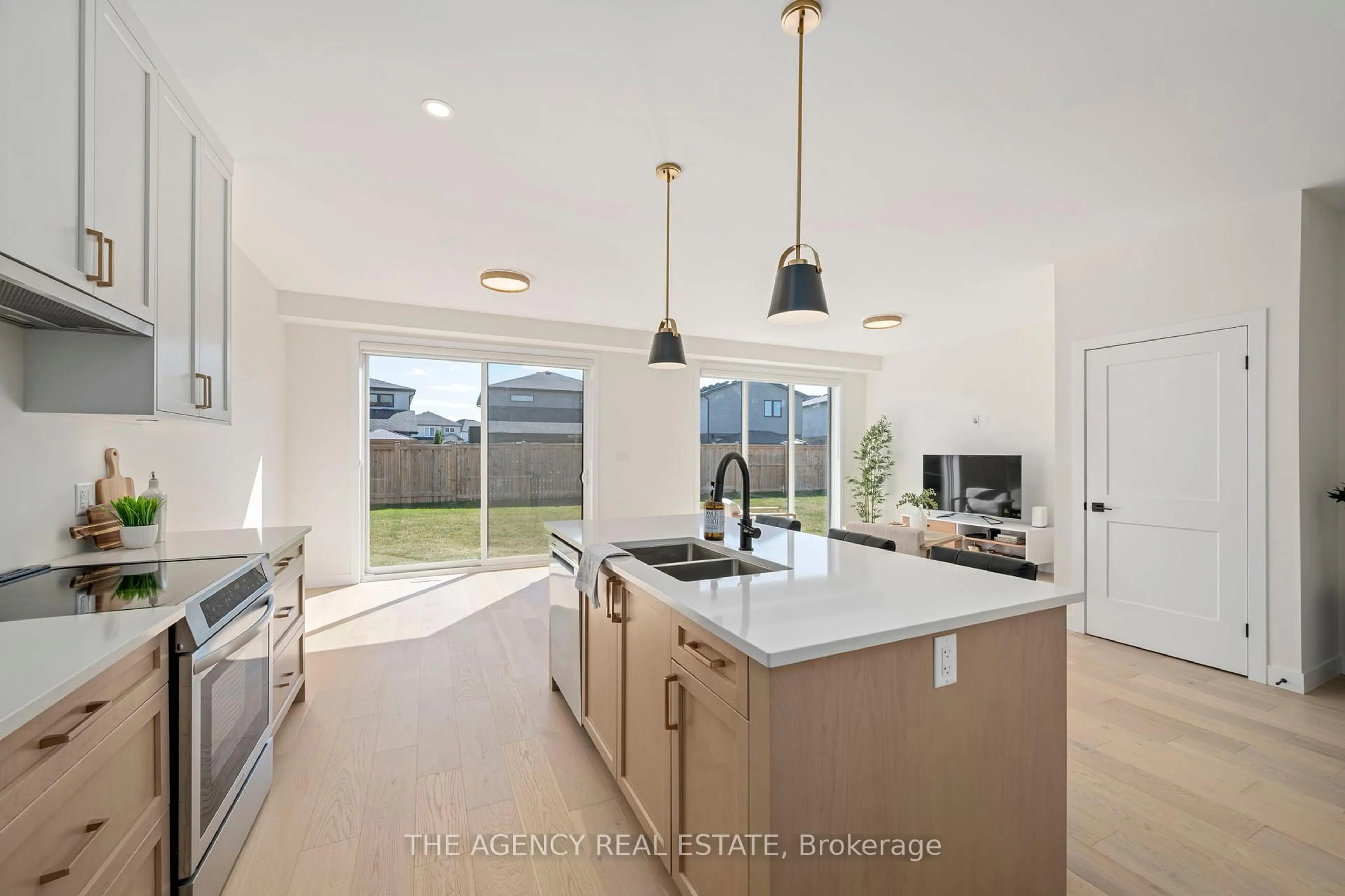 Open concept kitchen, unknown for 2172 Saddlerock Ave, London North Ontario N6G 3W3