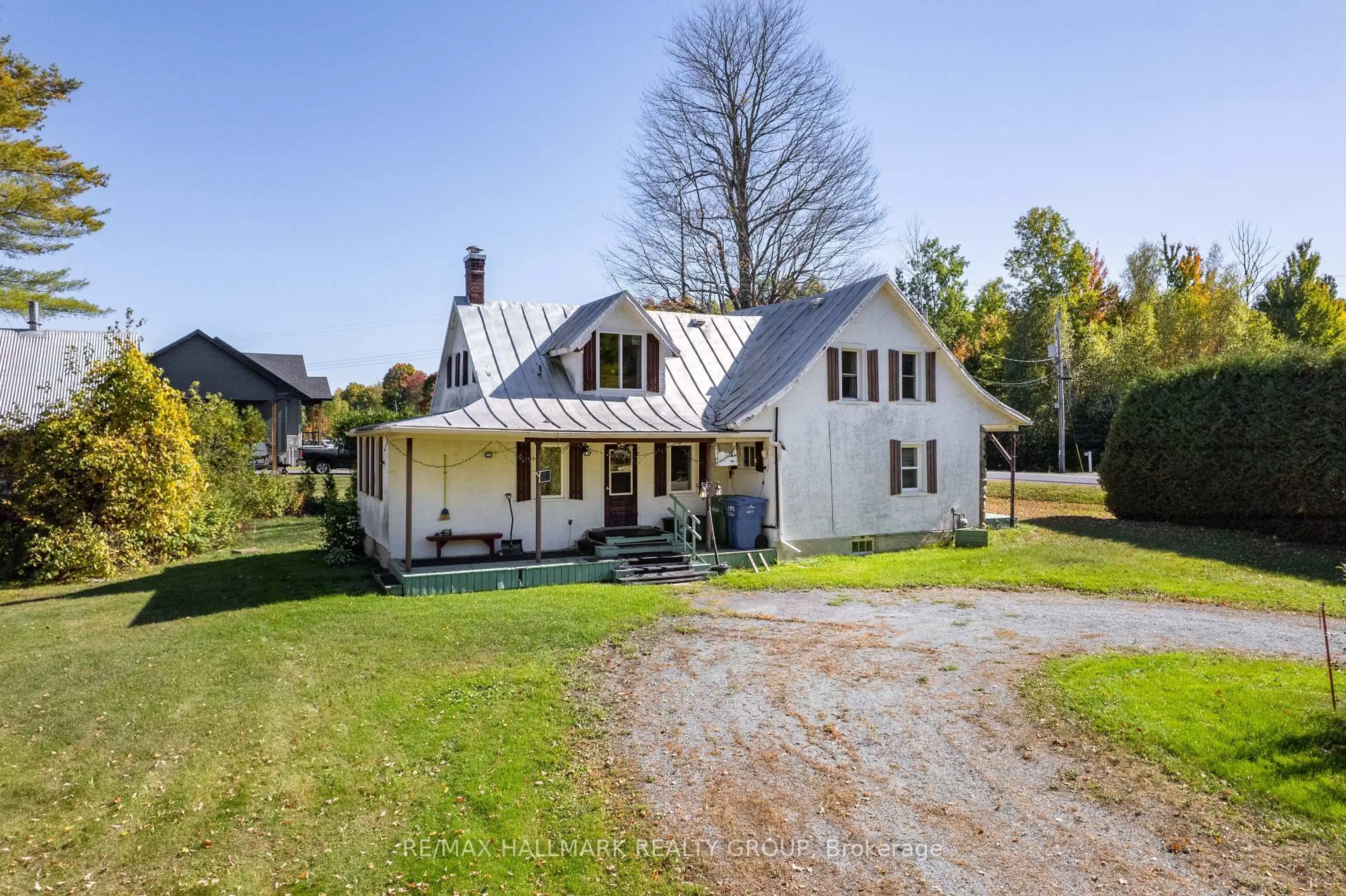 A pic from outside/outdoor area/front of a property/back of a property/a pic from drone, street for 1677 Ste Anne Rd, Champlain Ontario K0B 1K0