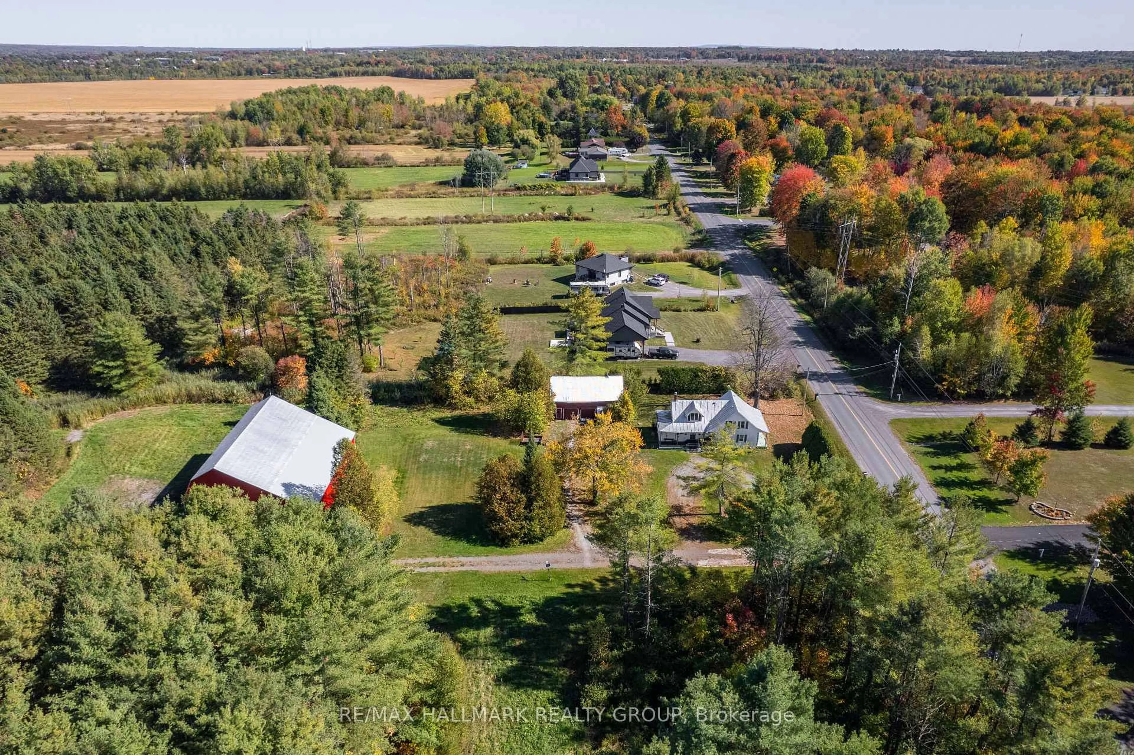 A pic from outside/outdoor area/front of a property/back of a property/a pic from drone, unknown for 1677 Ste Anne Rd, Champlain Ontario K0B 1K0