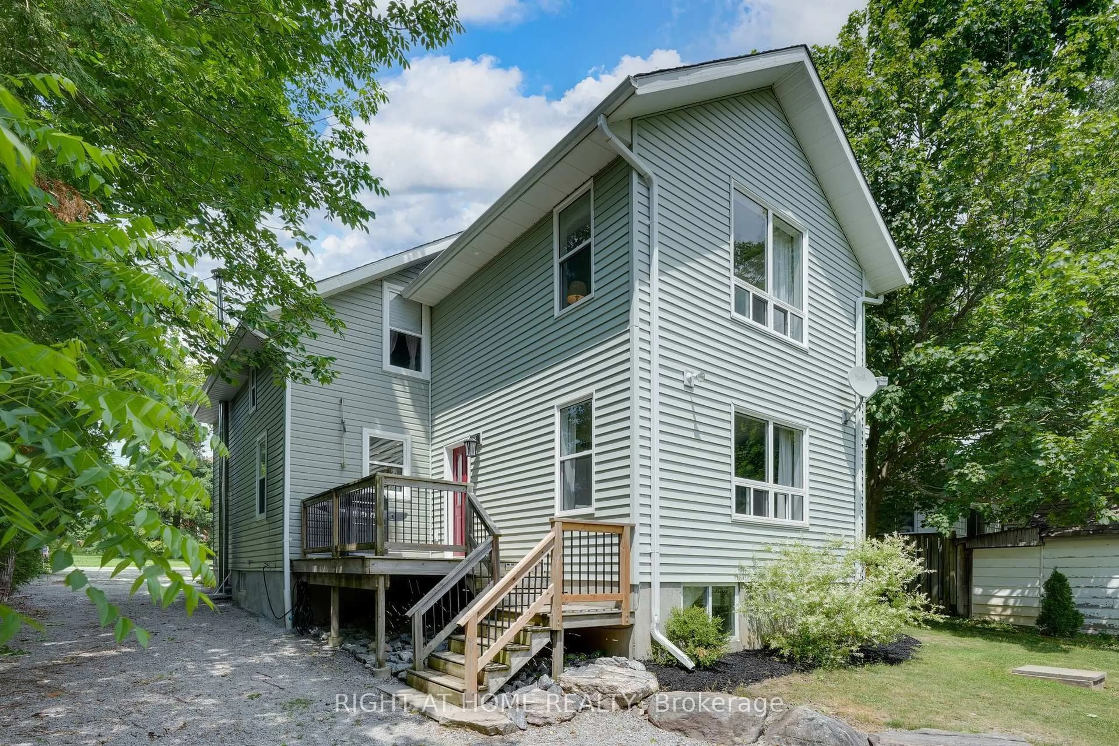 Home with vinyl exterior material, unknown for 123 John St, Kawartha Lakes Ontario K0M 2T0