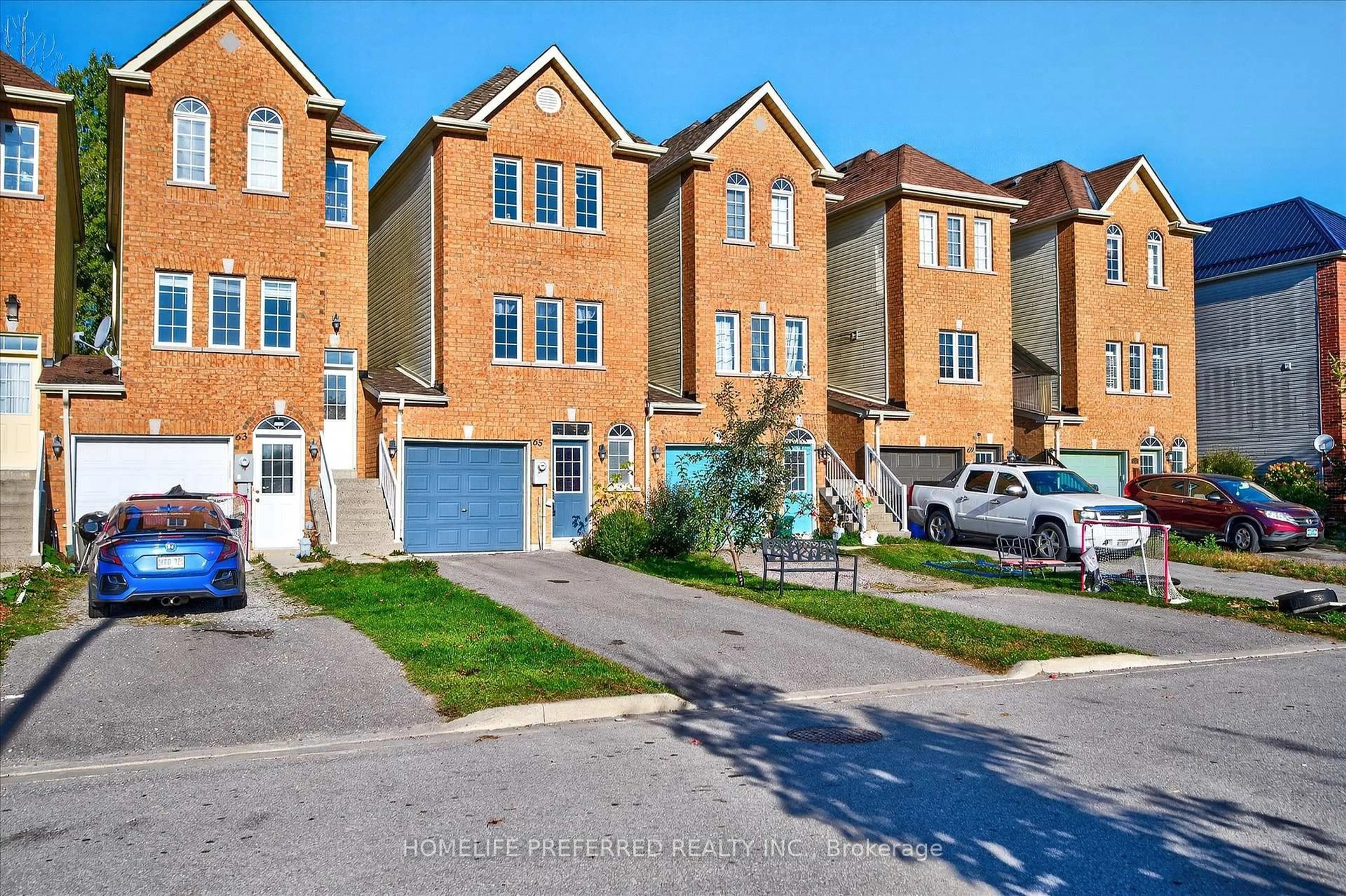 A pic from outside/outdoor area/front of a property/back of a property/a pic from drone, street for 65 Brookside St, Cavan Monaghan Ontario L0A 1G0