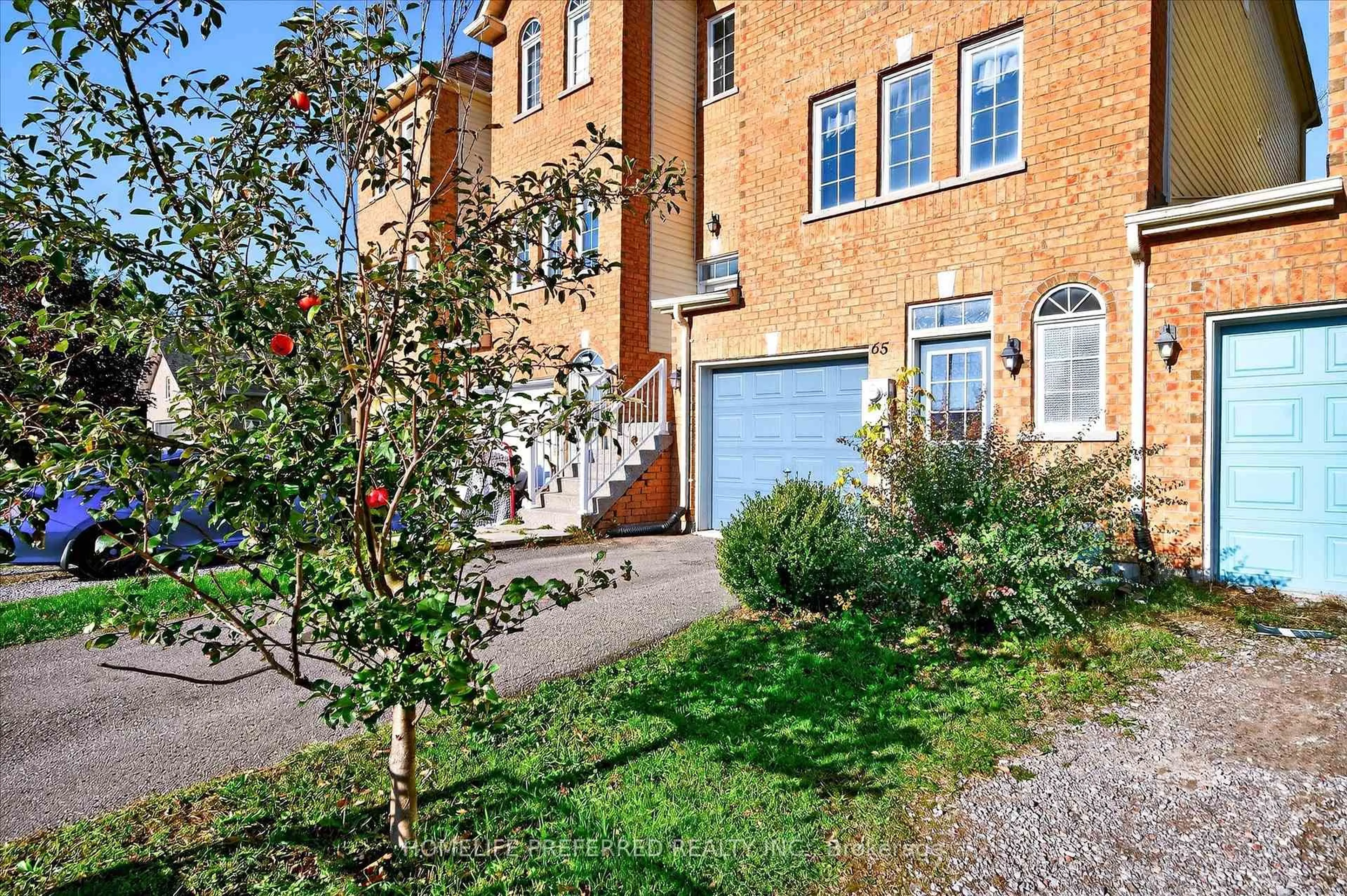 Patio, street for 65 Brookside St, Cavan Monaghan Ontario L0A 1G0