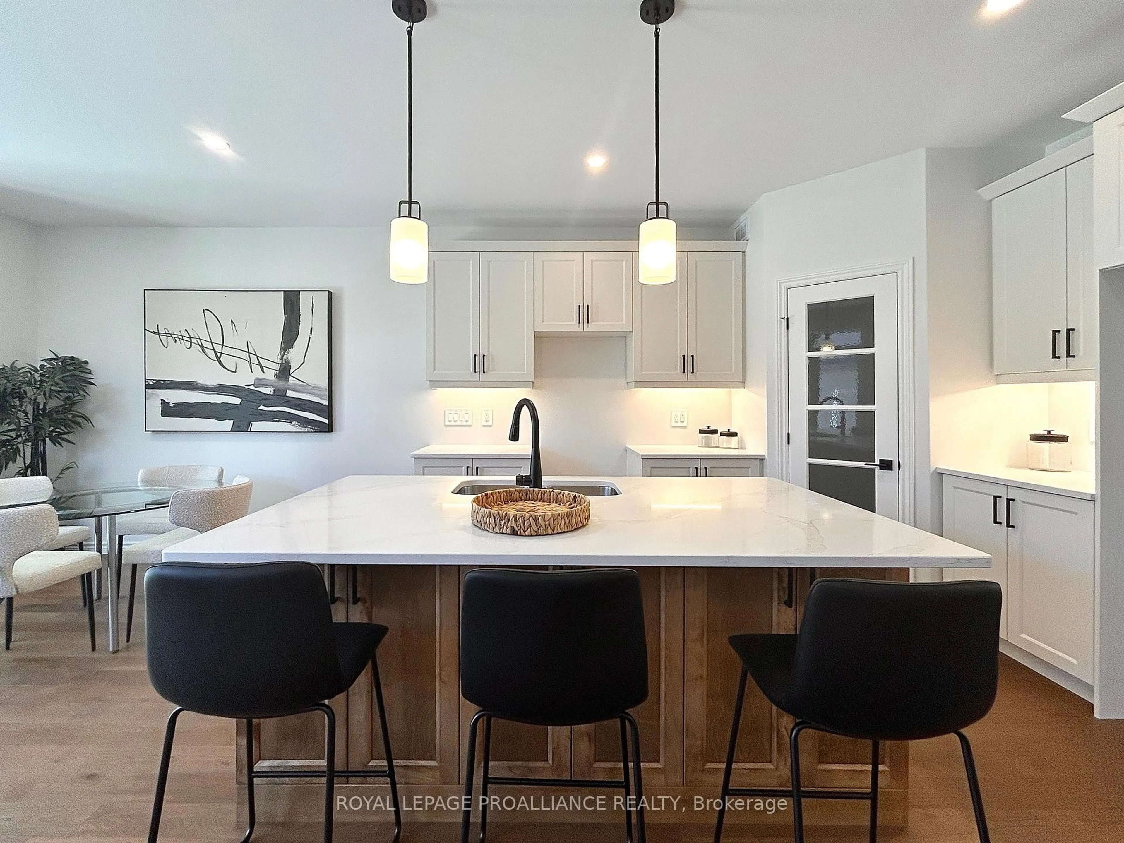 Contemporary kitchen, unknown for 81 Athabaska Dr, Belleville Ontario K8N 0T1