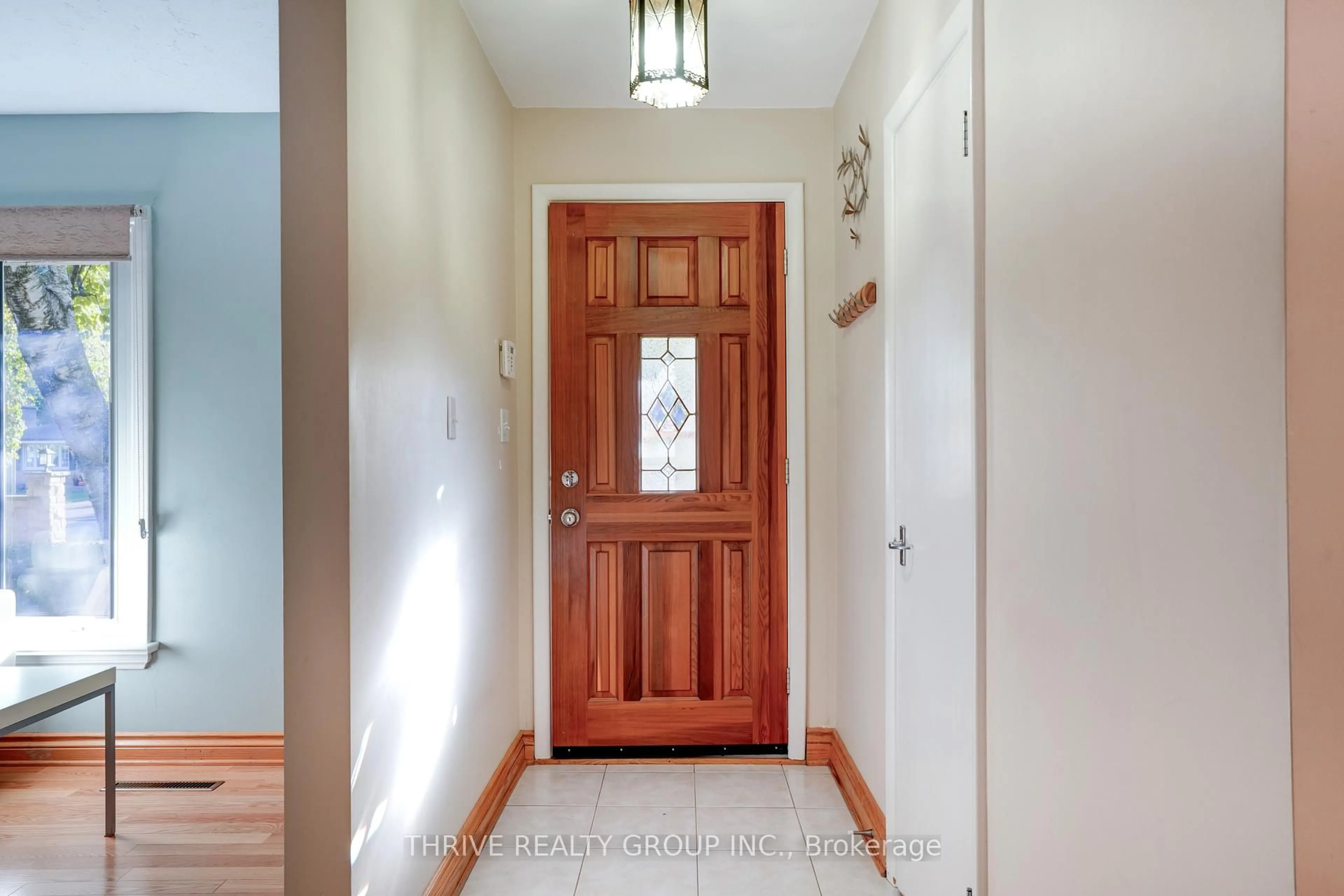 Indoor entryway for 478 Glen Cres, London North Ontario N6H 3L4