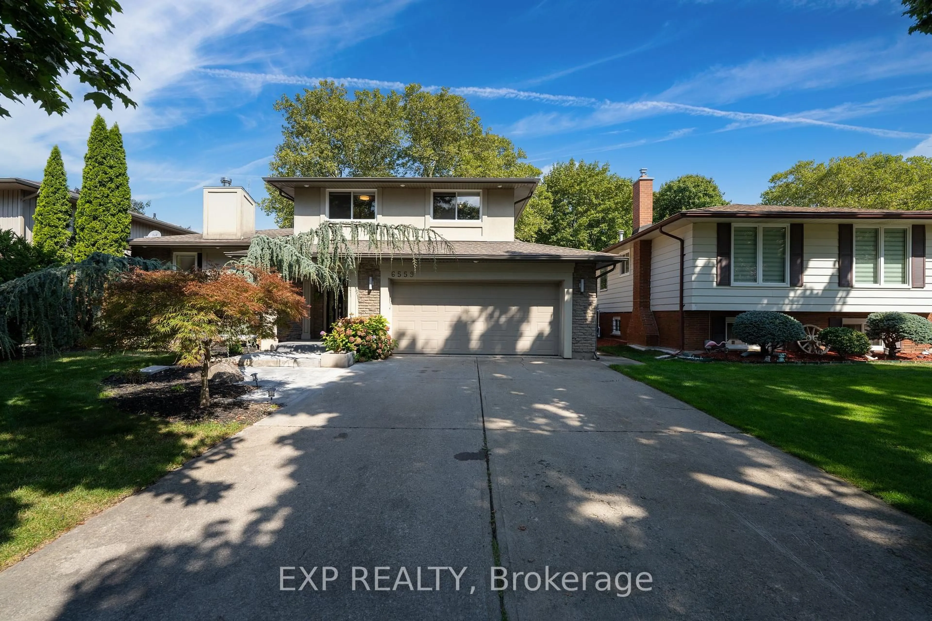 A pic from outside/outdoor area/front of a property/back of a property/a pic from drone, street for 6559 Jupiter Blvd, Niagara Falls Ontario L2J 3Y4
