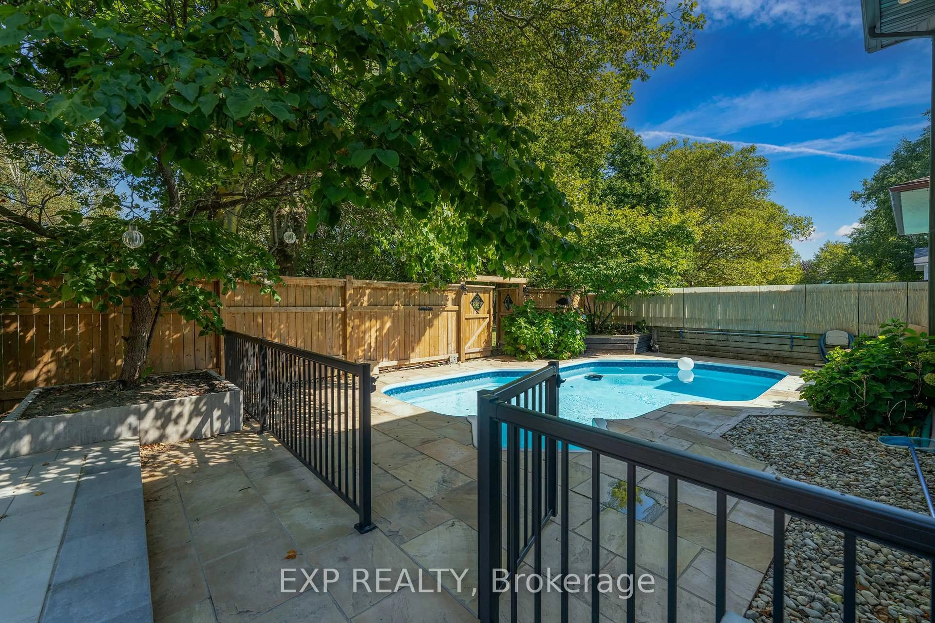 Pool for 6559 Jupiter Blvd, Niagara Falls Ontario L2J 3Y4