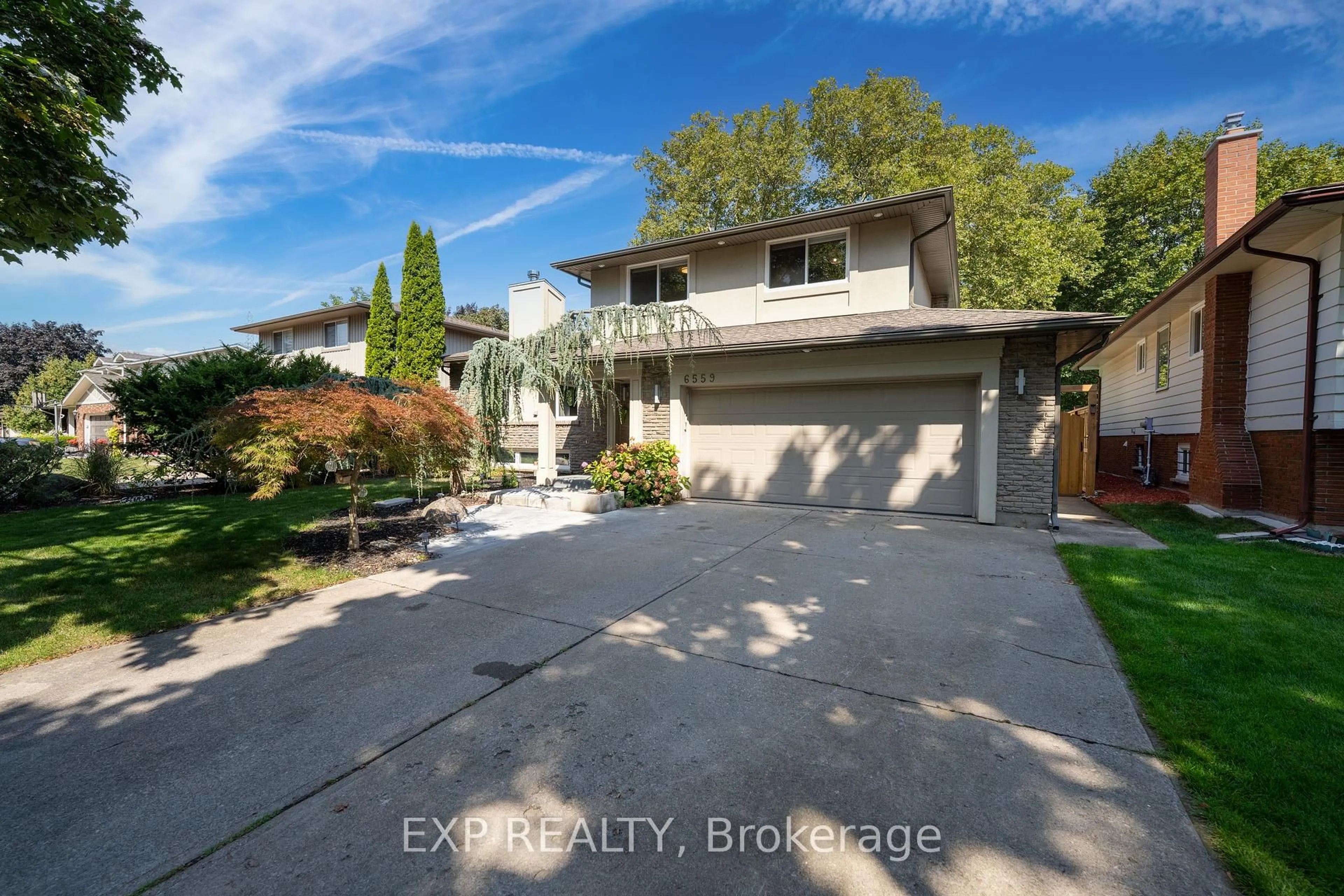 A pic from outside/outdoor area/front of a property/back of a property/a pic from drone, street for 6559 Jupiter Blvd, Niagara Falls Ontario L2J 3Y4