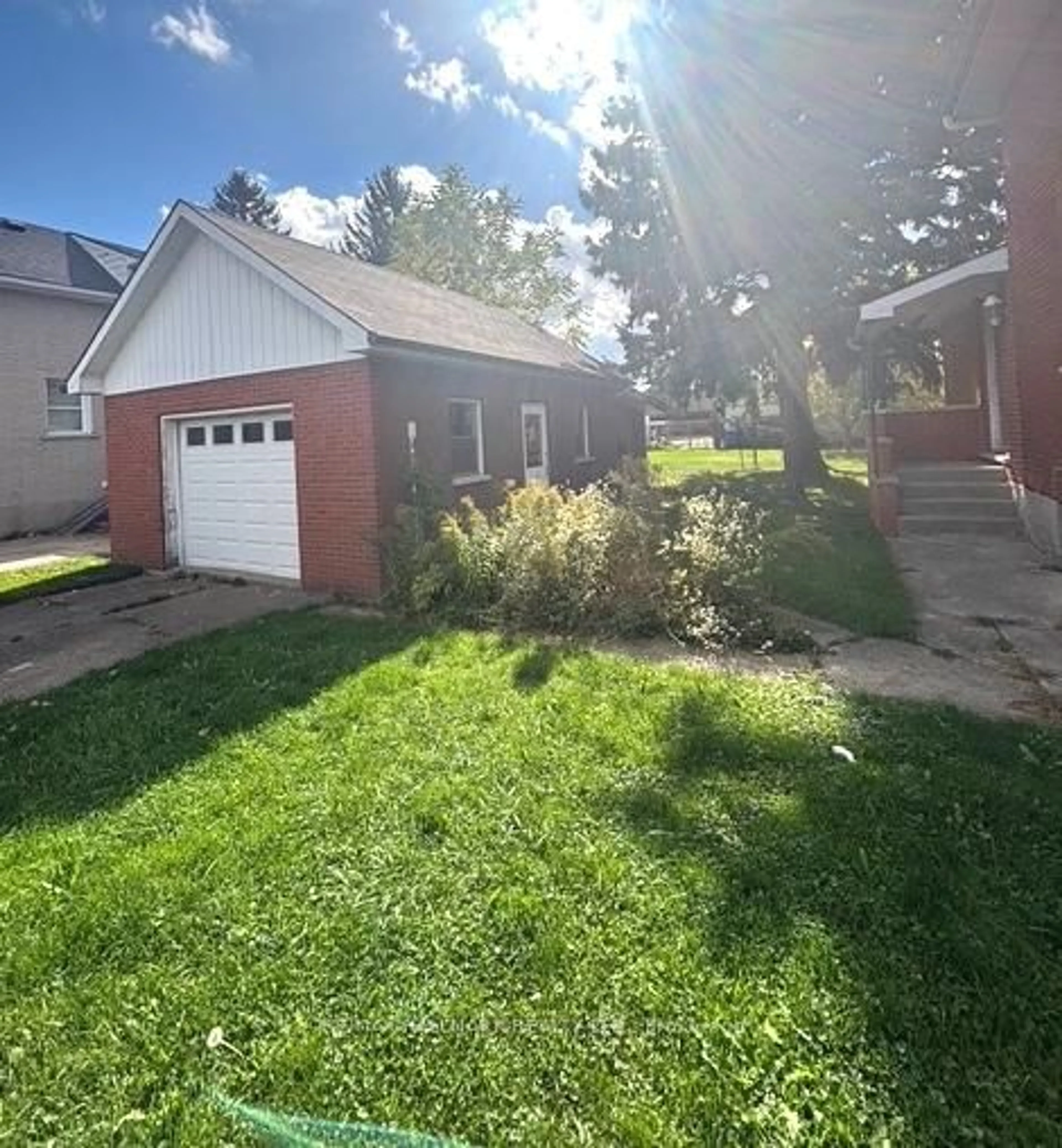 A pic from outside/outdoor area/front of a property/back of a property/a pic from drone, street for 201 Norfolk St, Stratford Ontario N5A 3Z1