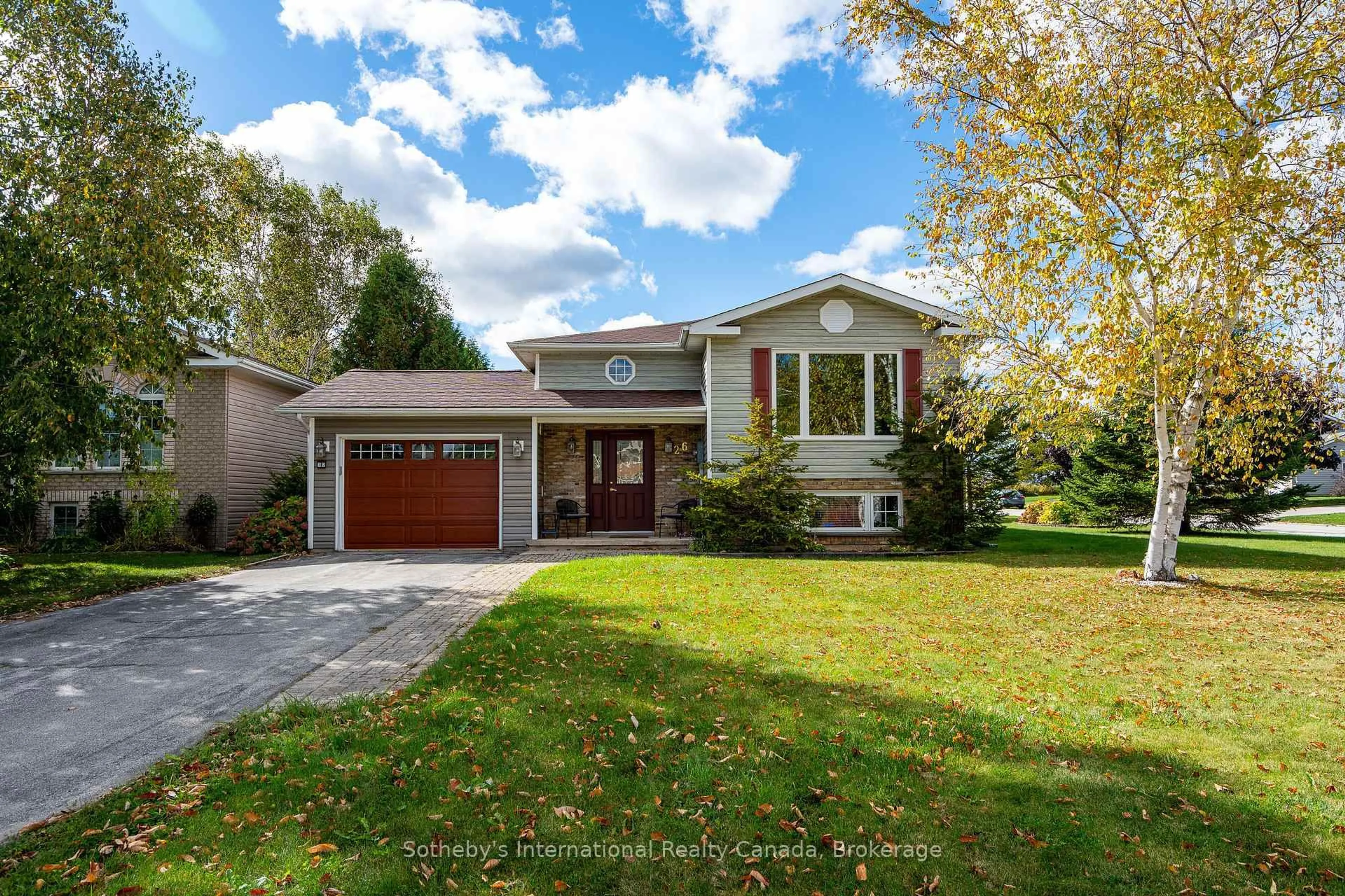 Home with vinyl exterior material, street for 26 Country Cres, Meaford Ontario N4L 1L7