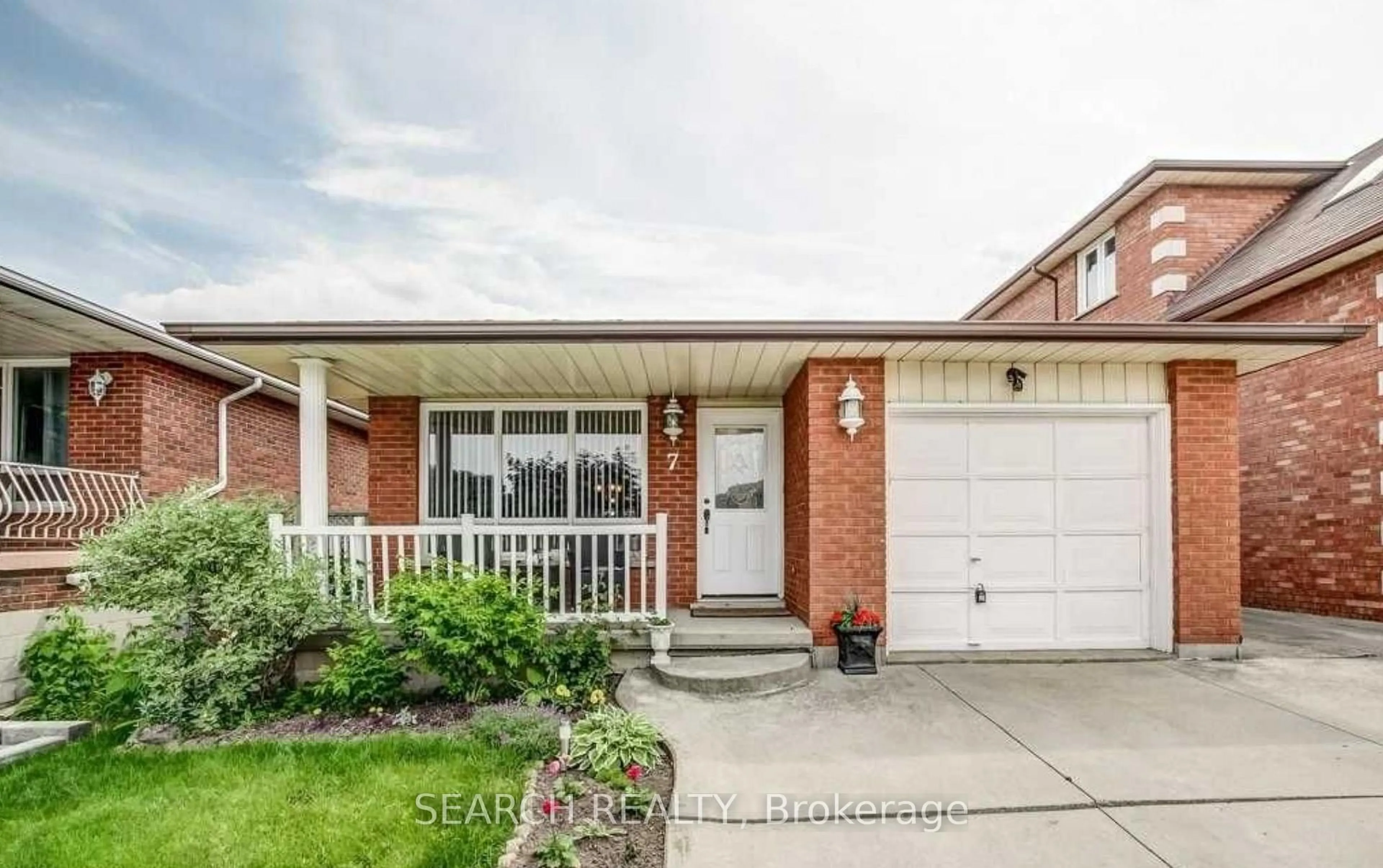 Home with brick exterior material, street for 7 Quincy Crt, Hamilton Ontario L8W 2T4