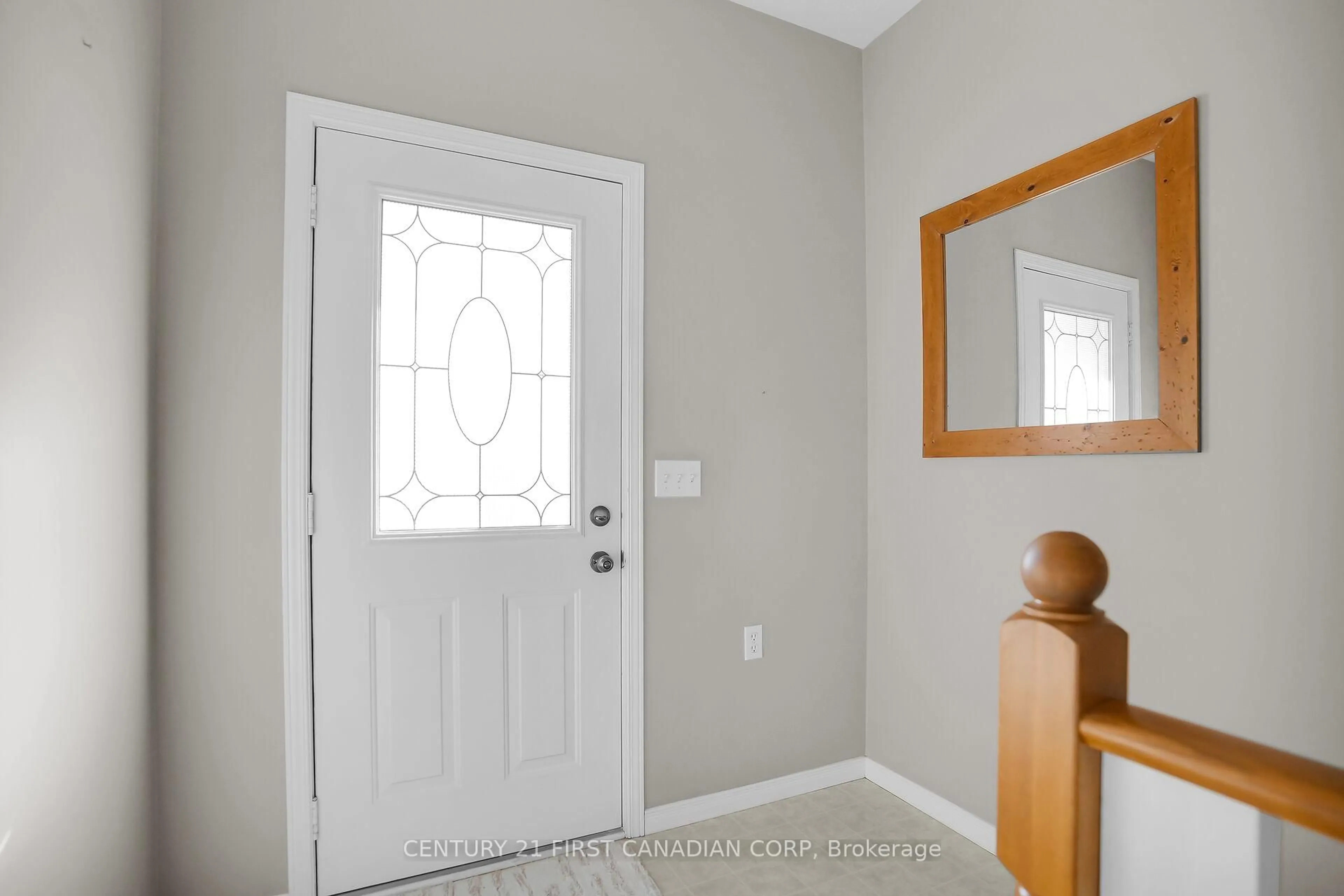 Indoor entryway for 1555 Highbury Ave #45, London East Ontario N5Y 5R3