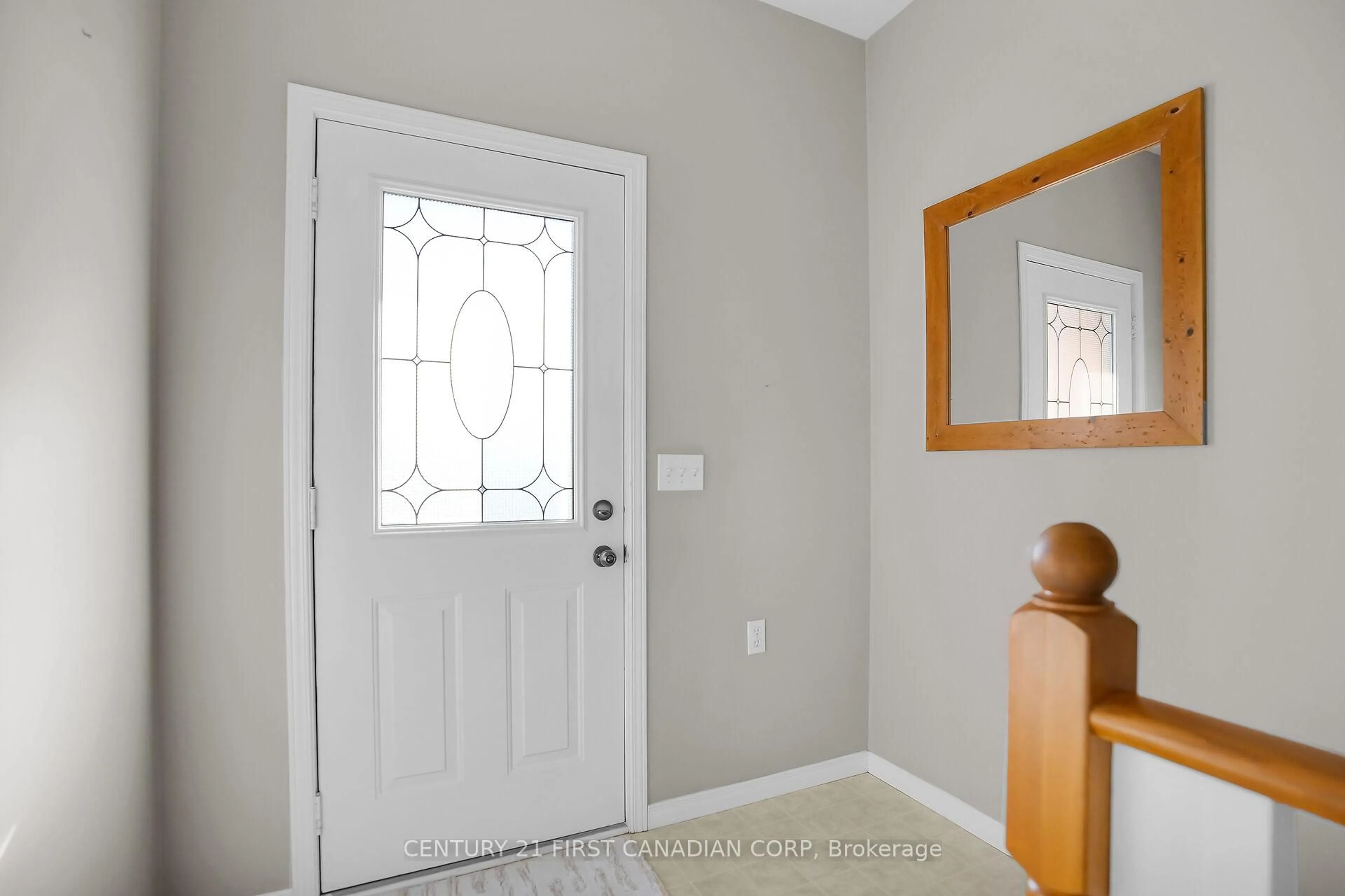 Indoor entryway for 1555 Highbury Ave #45, London East Ontario N5Y 5R3