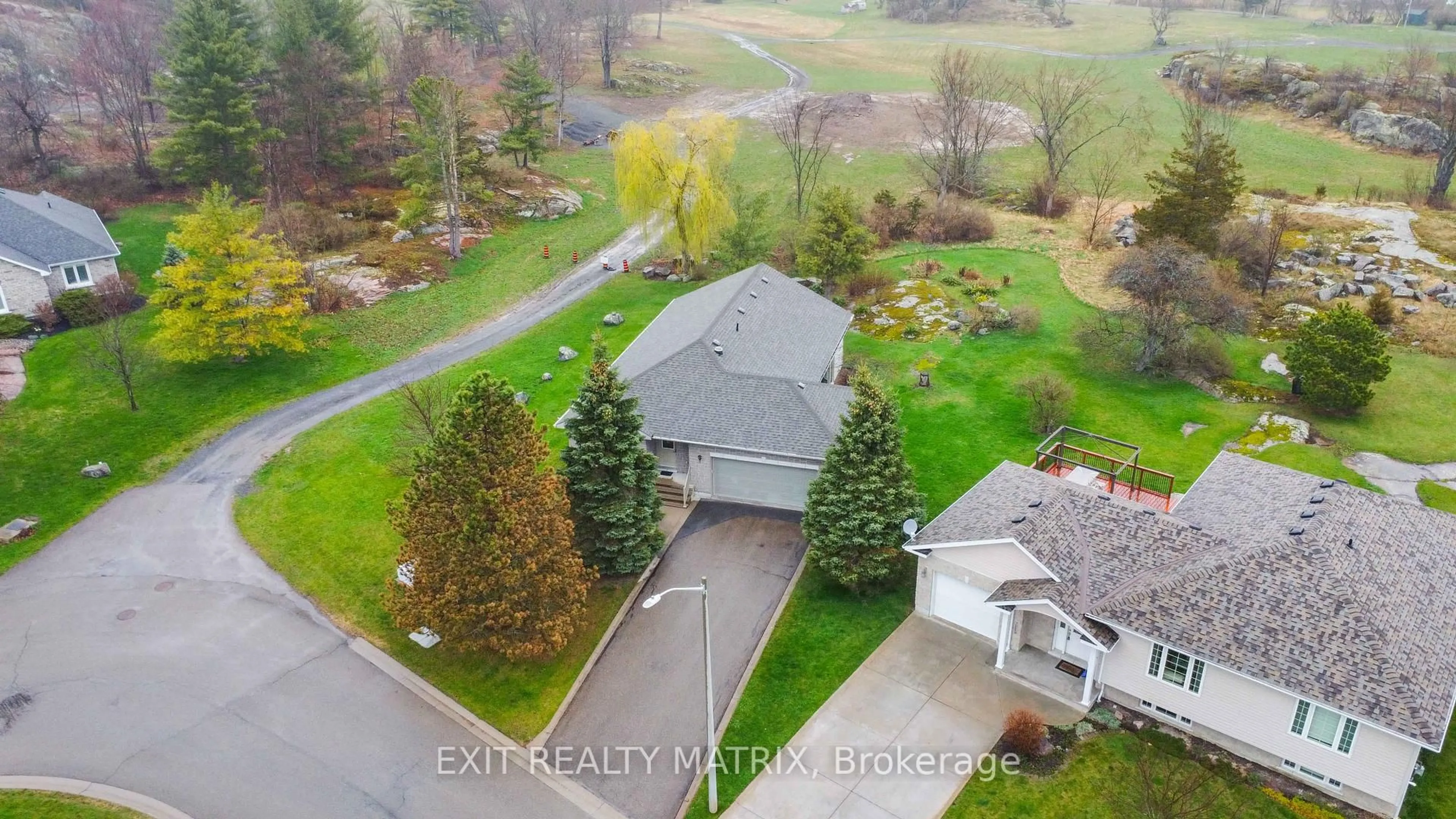 A pic from outside/outdoor area/front of a property/back of a property/a pic from drone, unknown for 145 Garfield St, Gananoque Ontario K7G 3G2