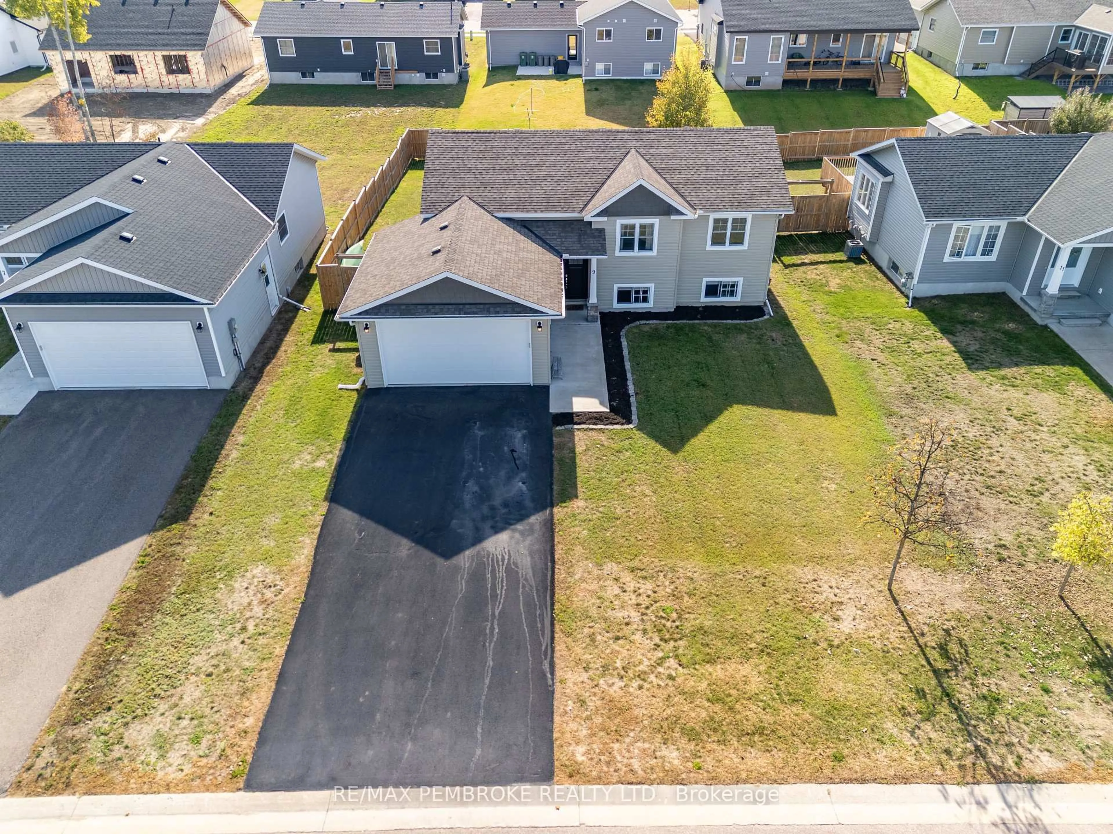 A pic from outside/outdoor area/front of a property/back of a property/a pic from drone, street for 9 Terrance Dr, Petawawa Ontario K8H 0G3