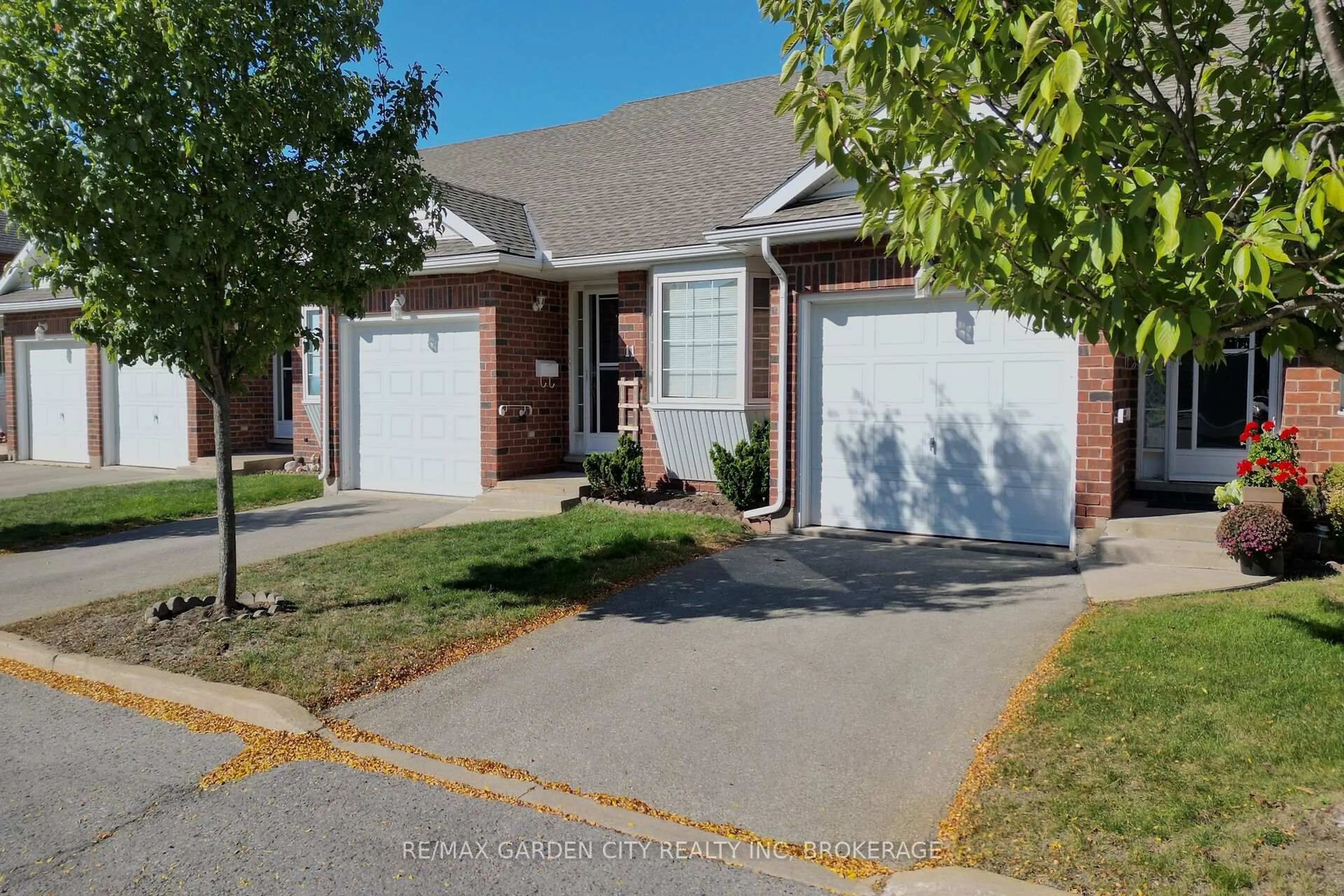 Home with brick exterior material, street for 162 FIRST St #11, Welland Ontario L3B 4S2