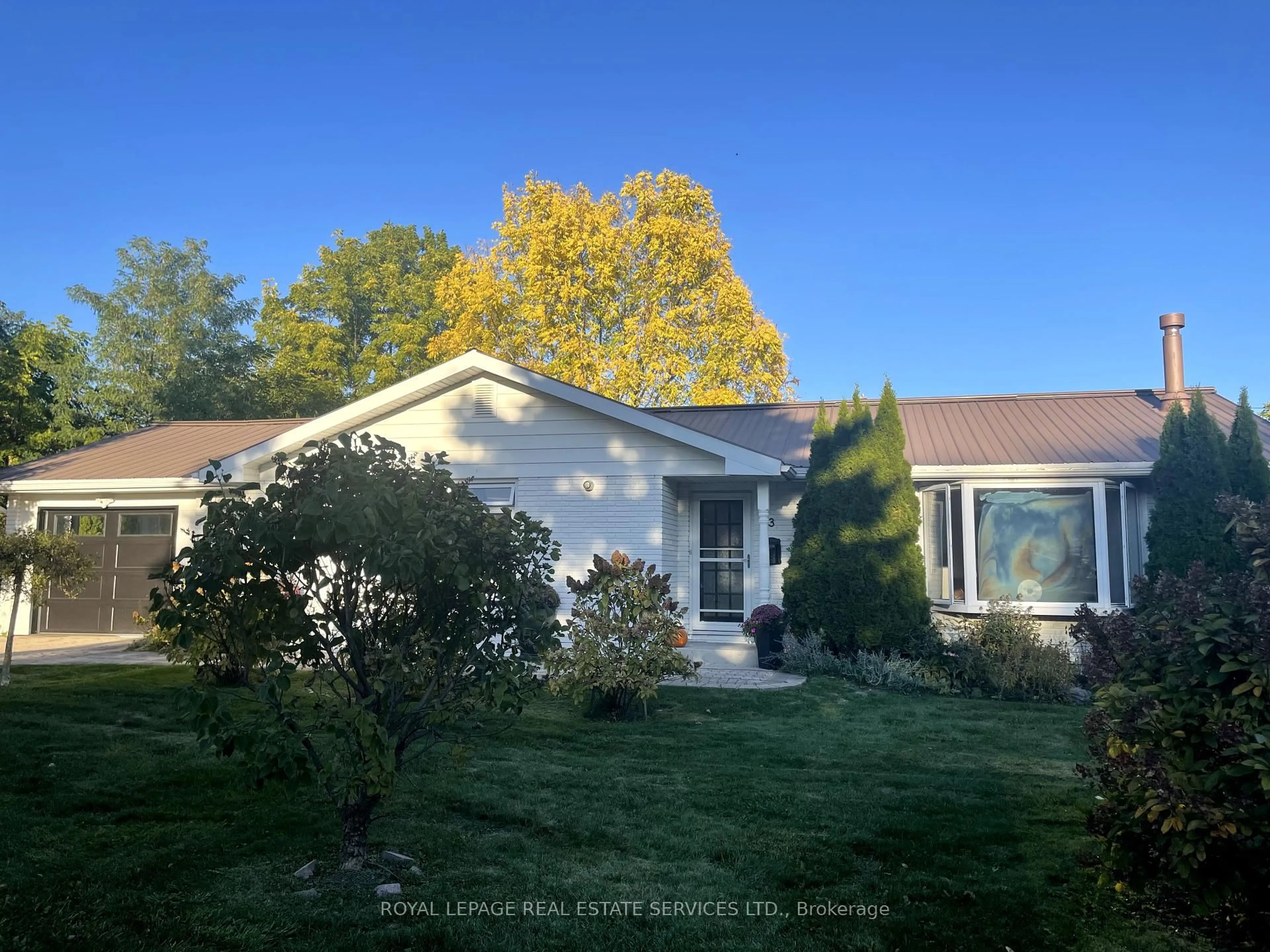 Home with vinyl exterior material, unknown for 3 Cheer Dr, Brighton Ontario K0K 1H0