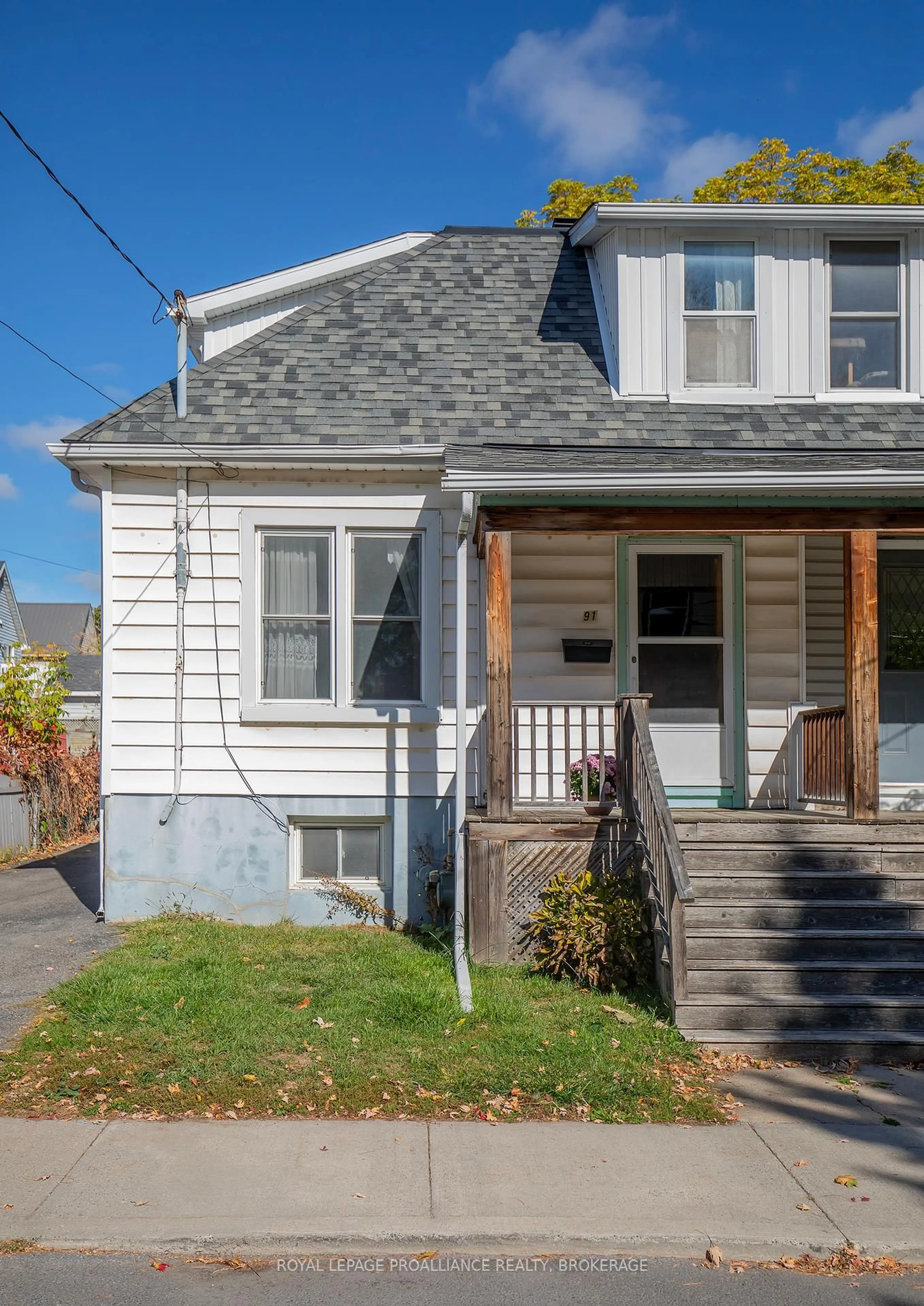 Home with vinyl exterior material, street for 91 Hamilton St, Kingston Ontario K7K 1P3