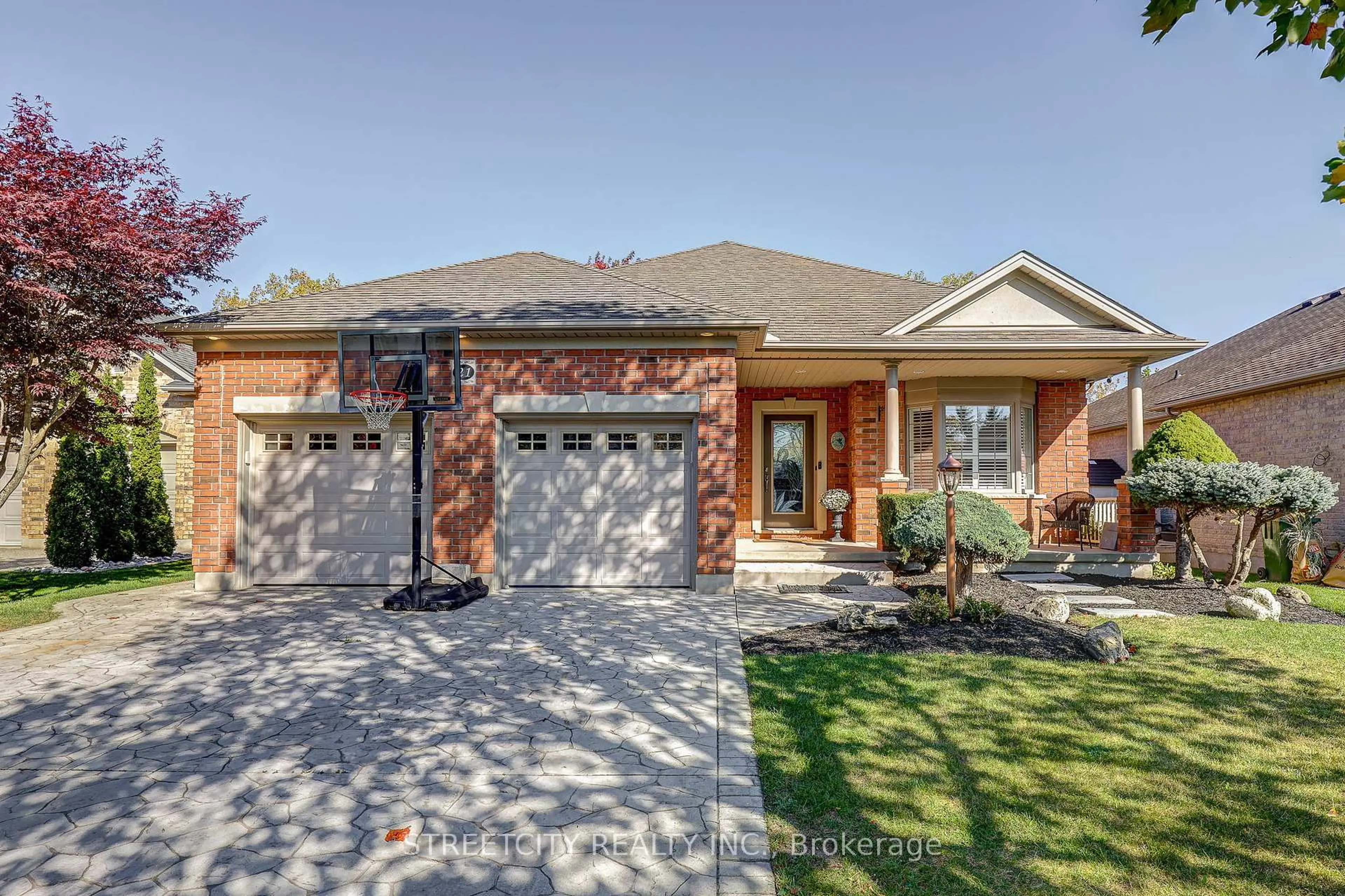 Home with brick exterior material, street for 21 Beechwood Circ, St. Thomas Ontario N5R 6K4