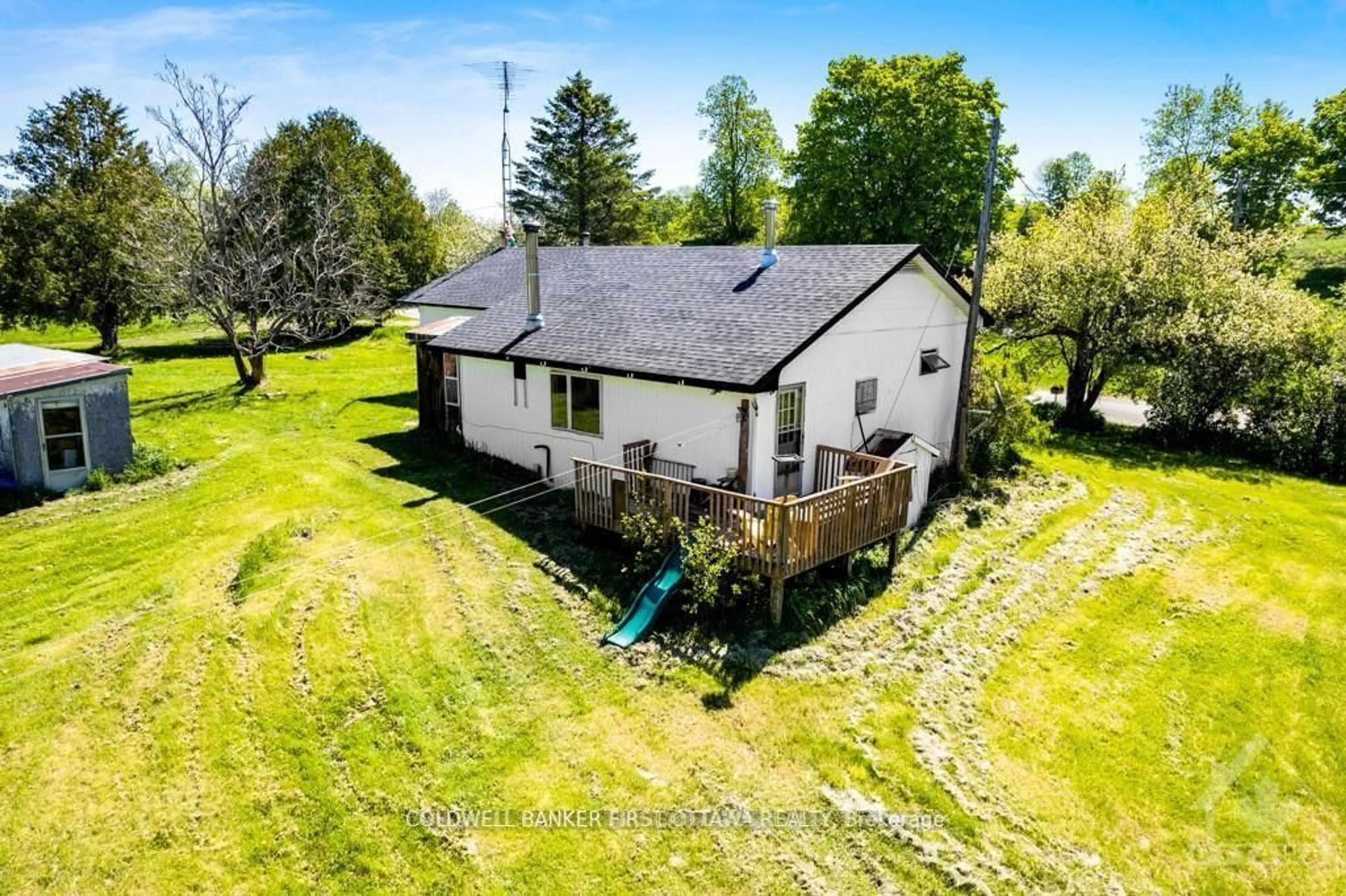 A pic from outside/outdoor area/front of a property/back of a property/a pic from drone, building for 2523 Canonto Rd, Ompah Ontario K0H 2J0
