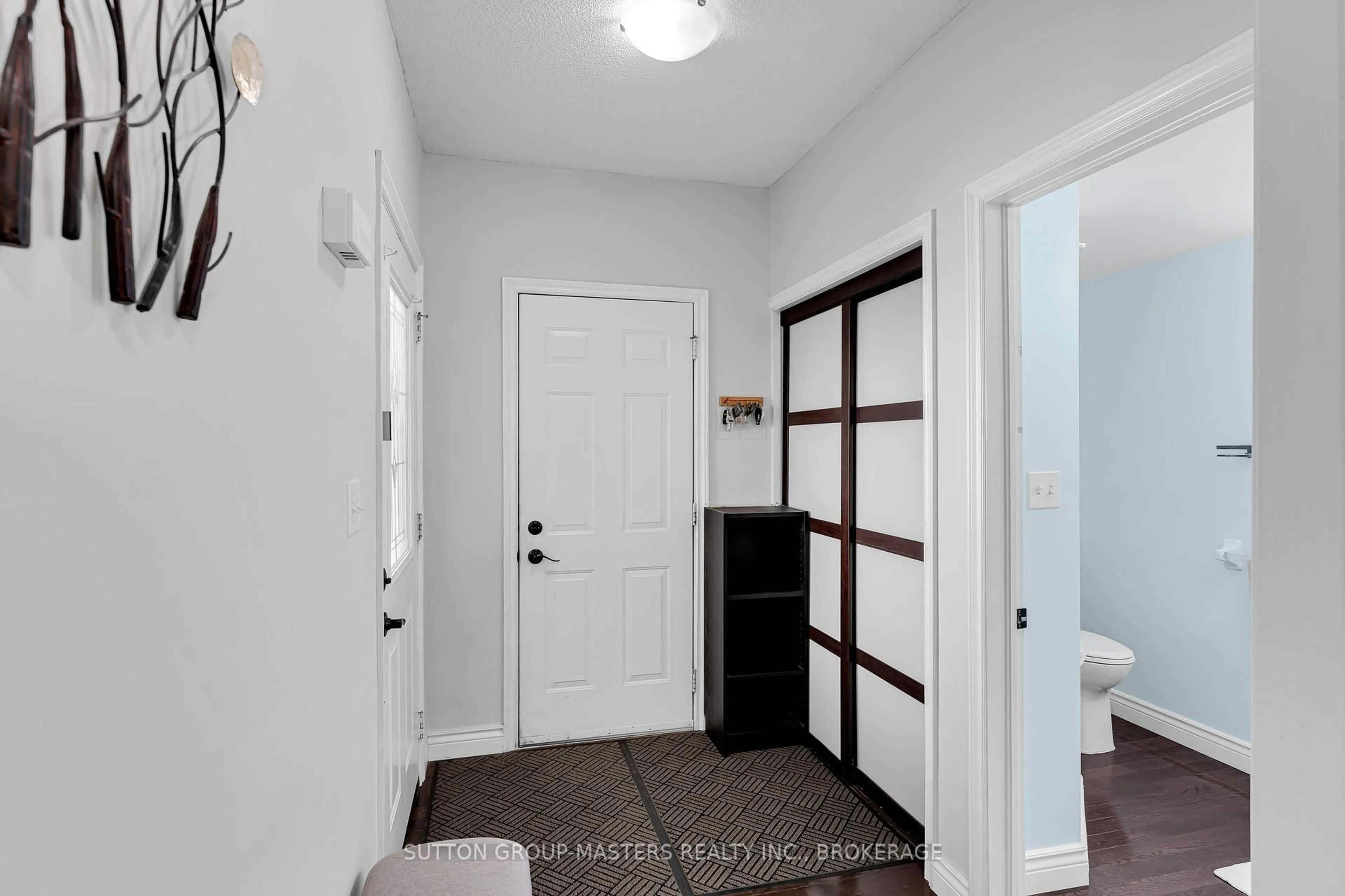 Indoor entryway for 1396 Thornwood Cres, Kingston Ontario K7P 3B5