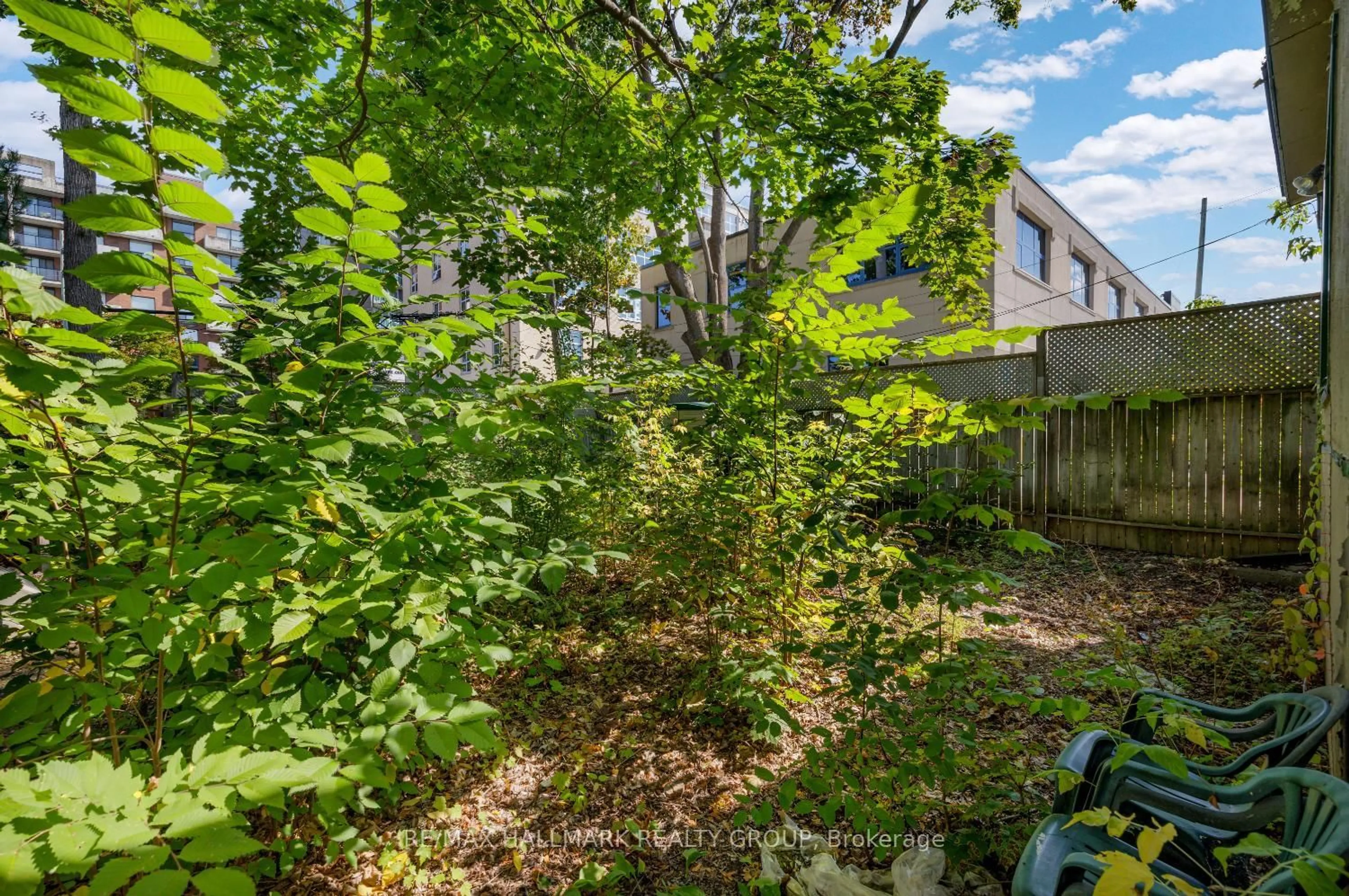 Patio, street for 153 Huron Ave, Ottawa Ontario K1Y 0W3