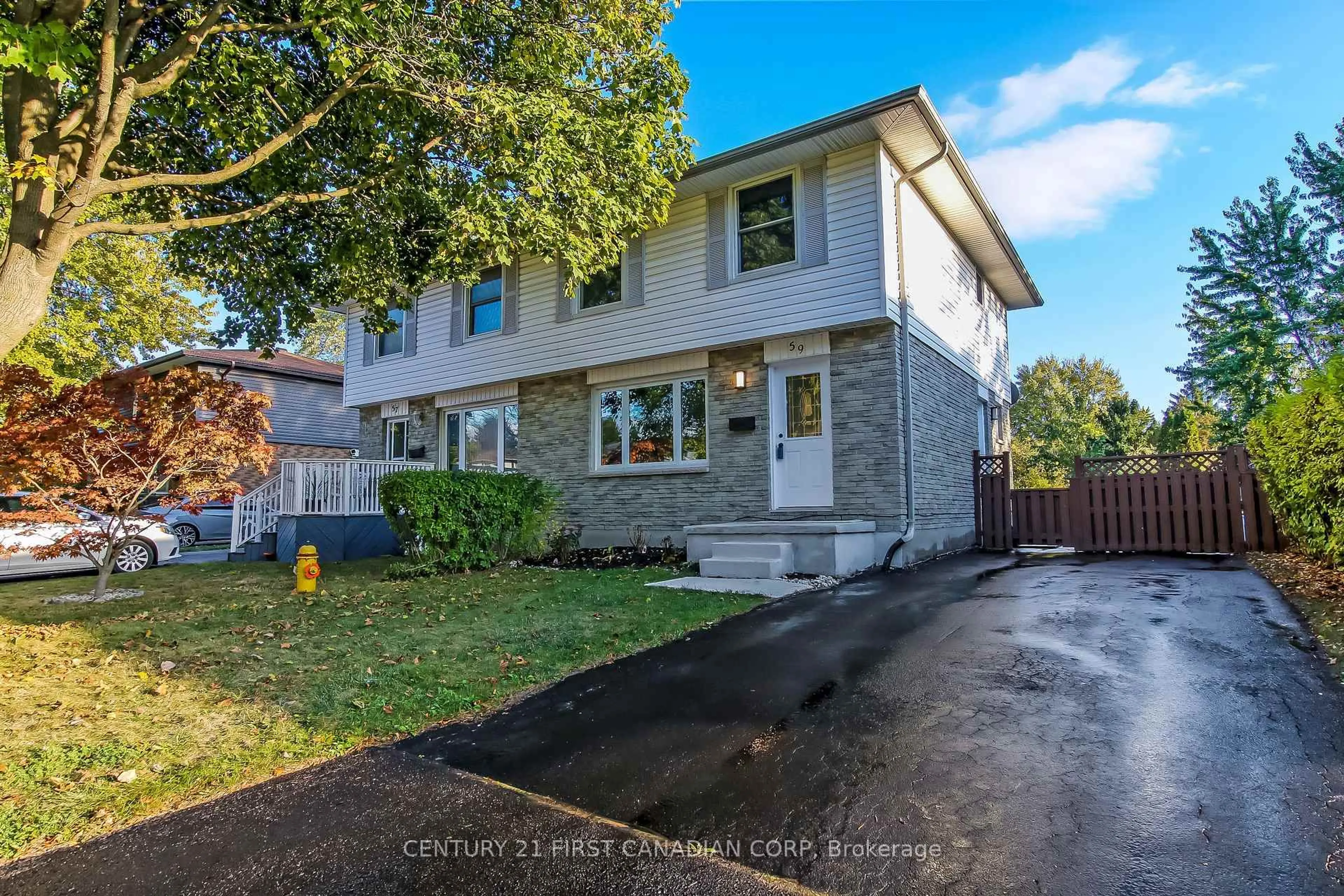 A pic from outside/outdoor area/front of a property/back of a property/a pic from drone, street for 59 Augusta Cres, London South Ontario N6E 2C9