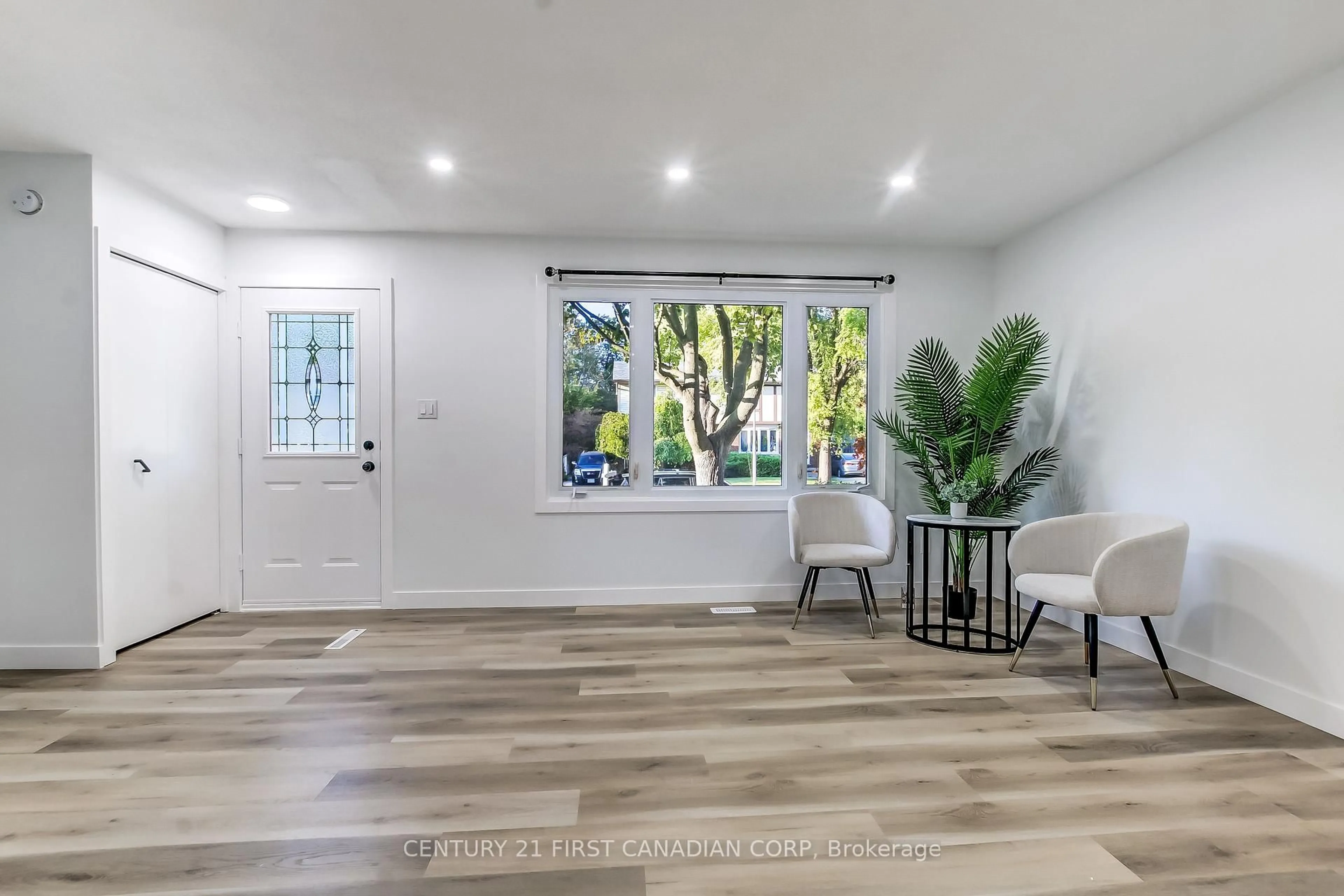 Indoor entryway for 59 Augusta Cres, London South Ontario N6E 2C9