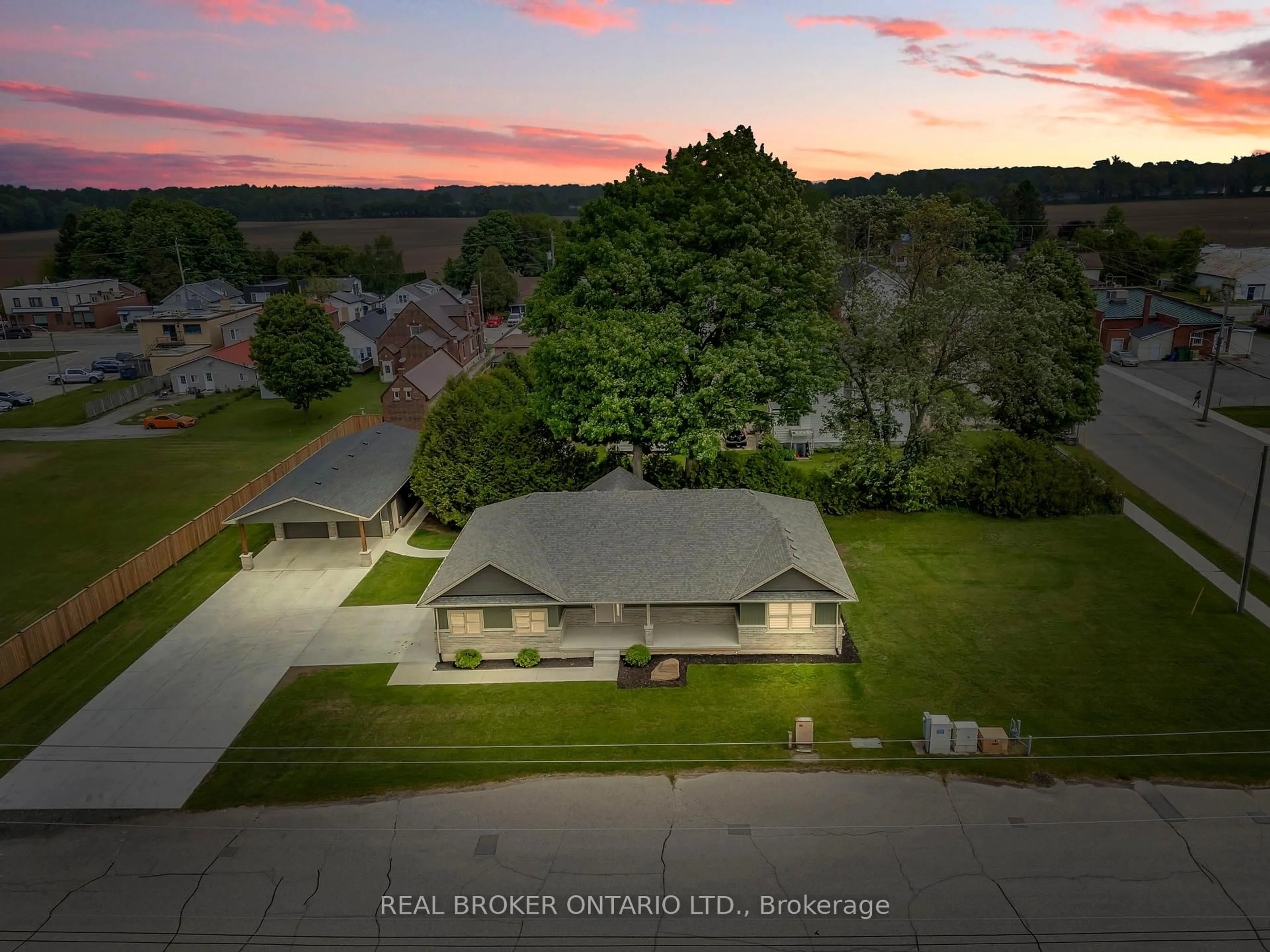 A pic from outside/outdoor area/front of a property/back of a property/a pic from drone, water/lake/river/ocean view for 12 Albert St, Norfolk Ontario N5V 2L8