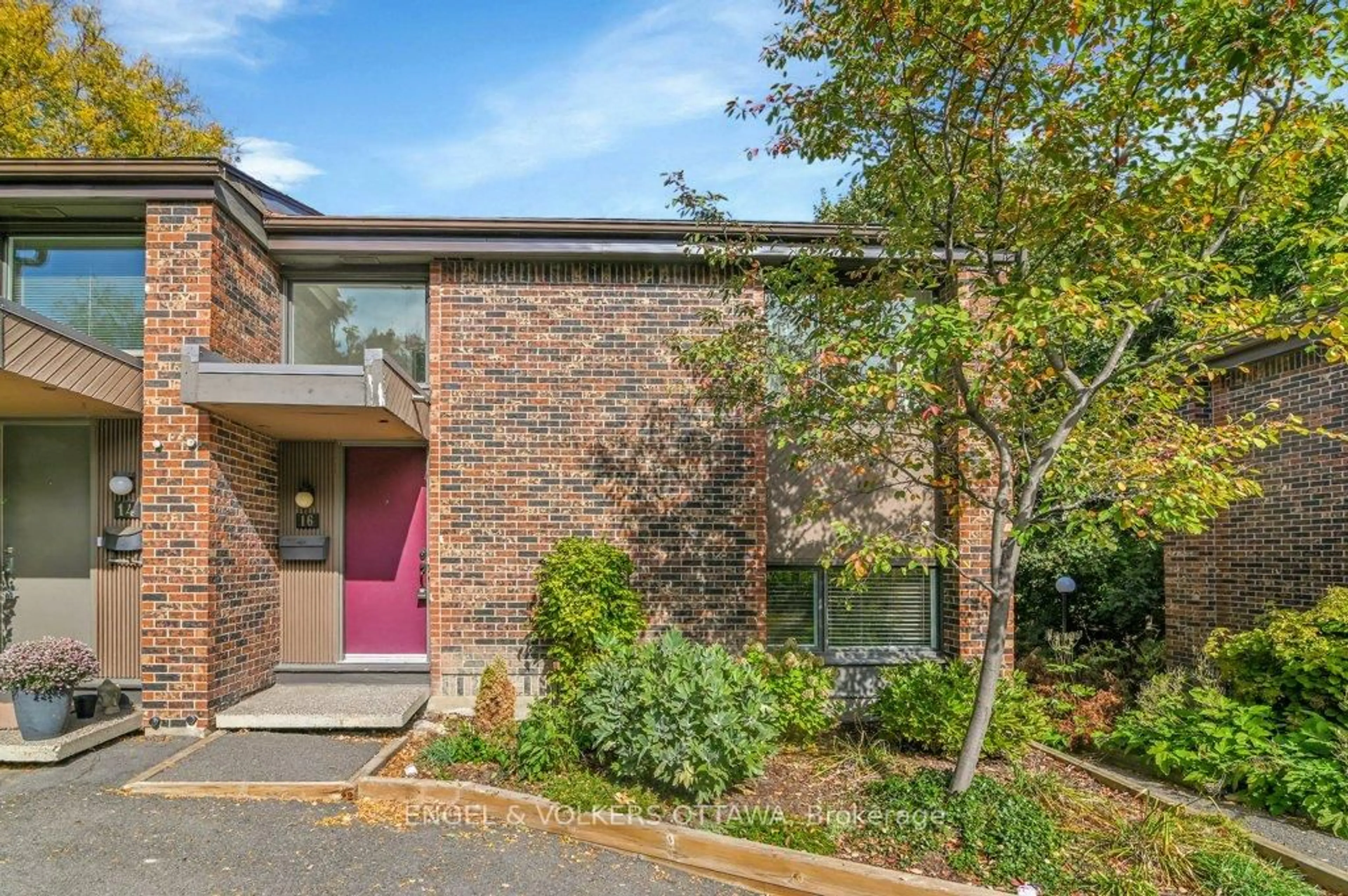 Home with brick exterior material, unknown for 525 Hilson Ave #16, Ottawa Ontario K1Z 6C9
