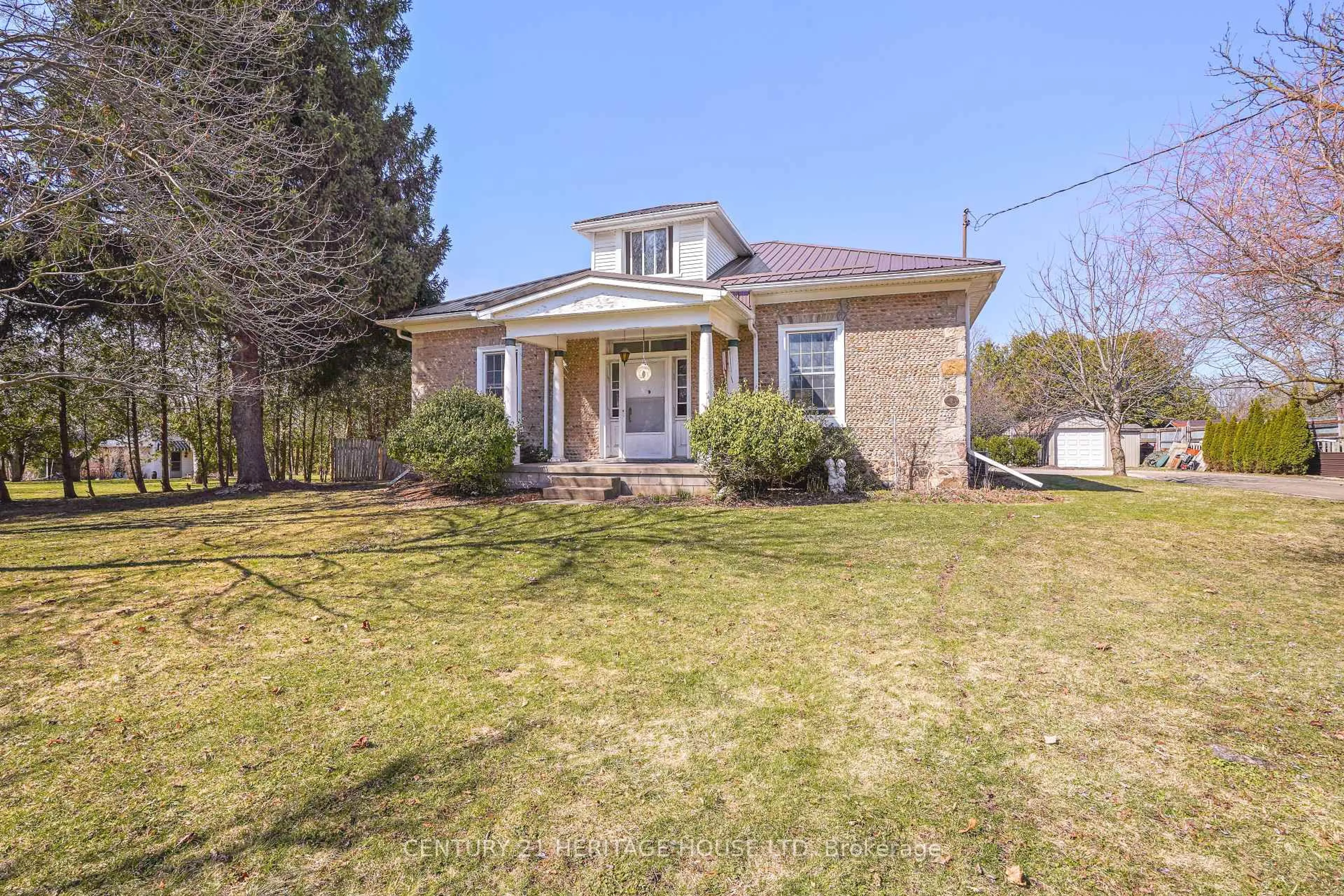 A pic from outside/outdoor area/front of a property/back of a property/a pic from drone, street for 899 Keg Lane, Brant Ontario N3L 3E2