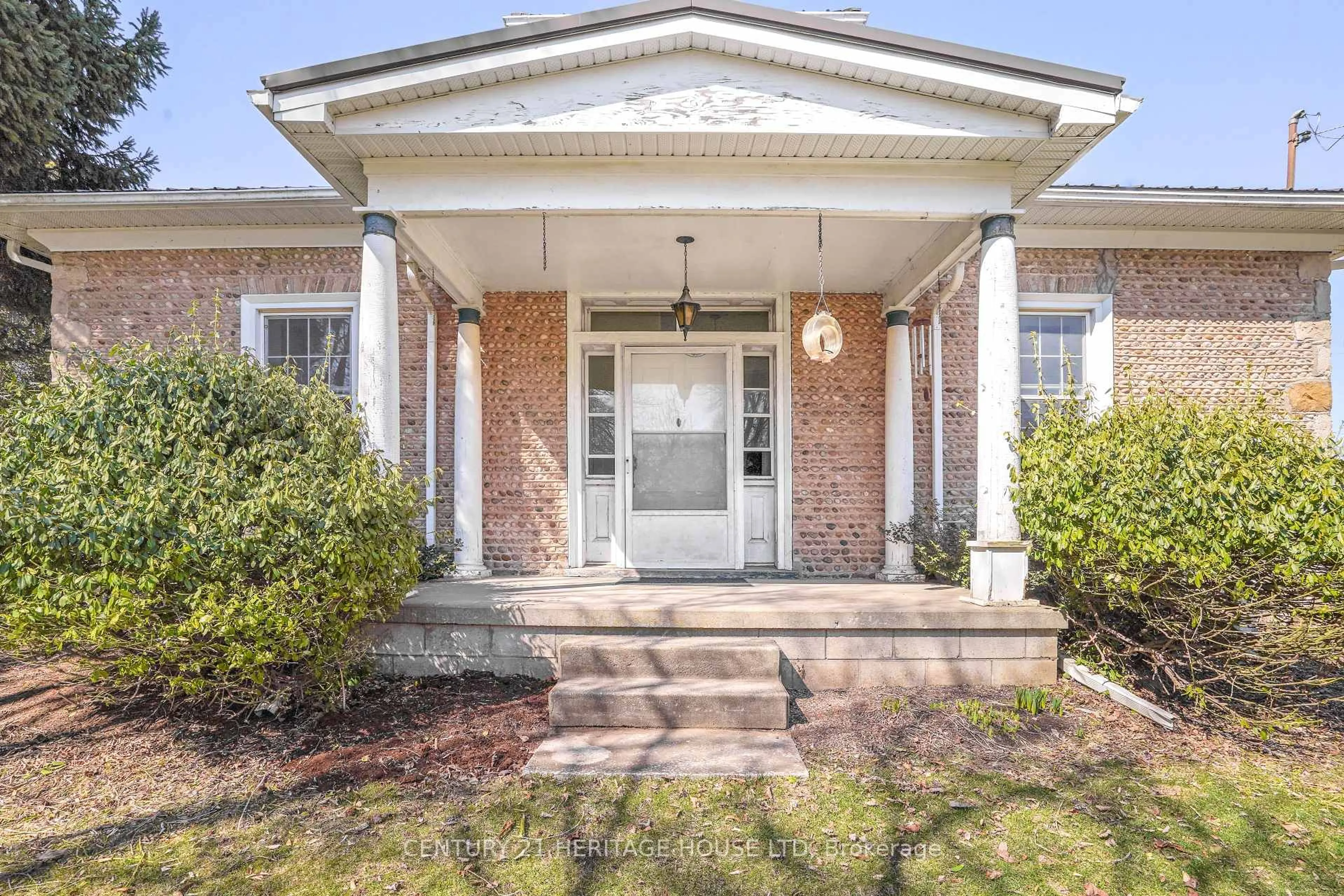 Home with brick exterior material, street for 899 Keg Lane, Brant Ontario N3L 3E2
