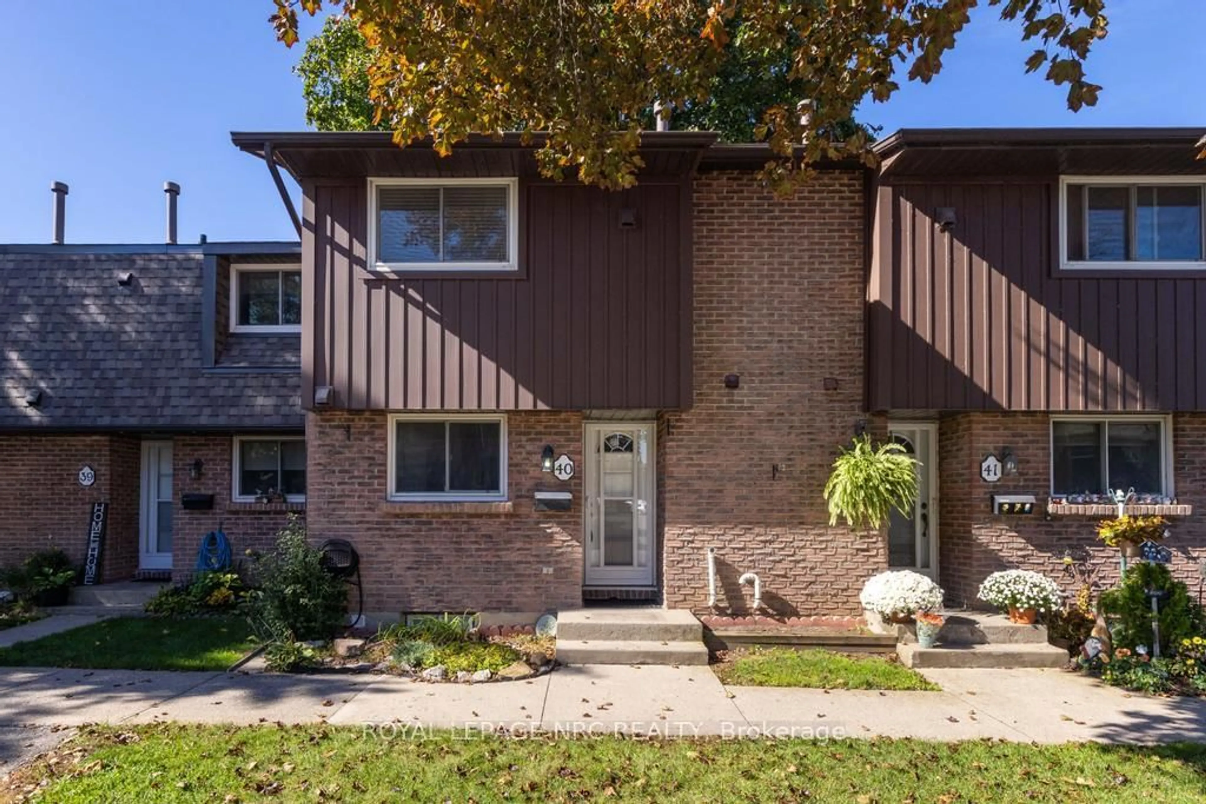 Home with brick exterior material, street for 151 Linwell Rd #40, St. Catharines Ontario L2N 6P3