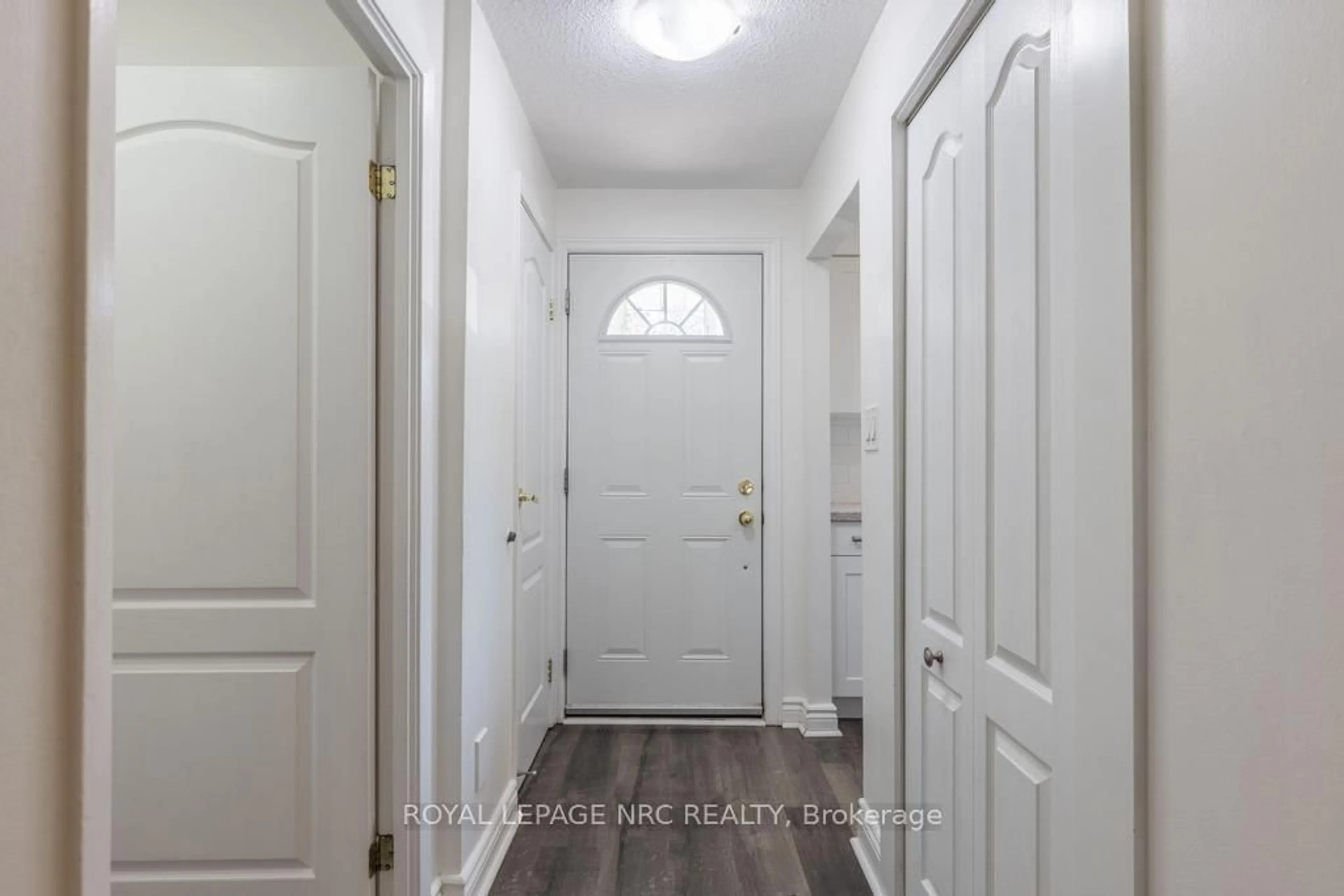 Indoor entryway for 151 Linwell Rd #40, St. Catharines Ontario L2N 6P3